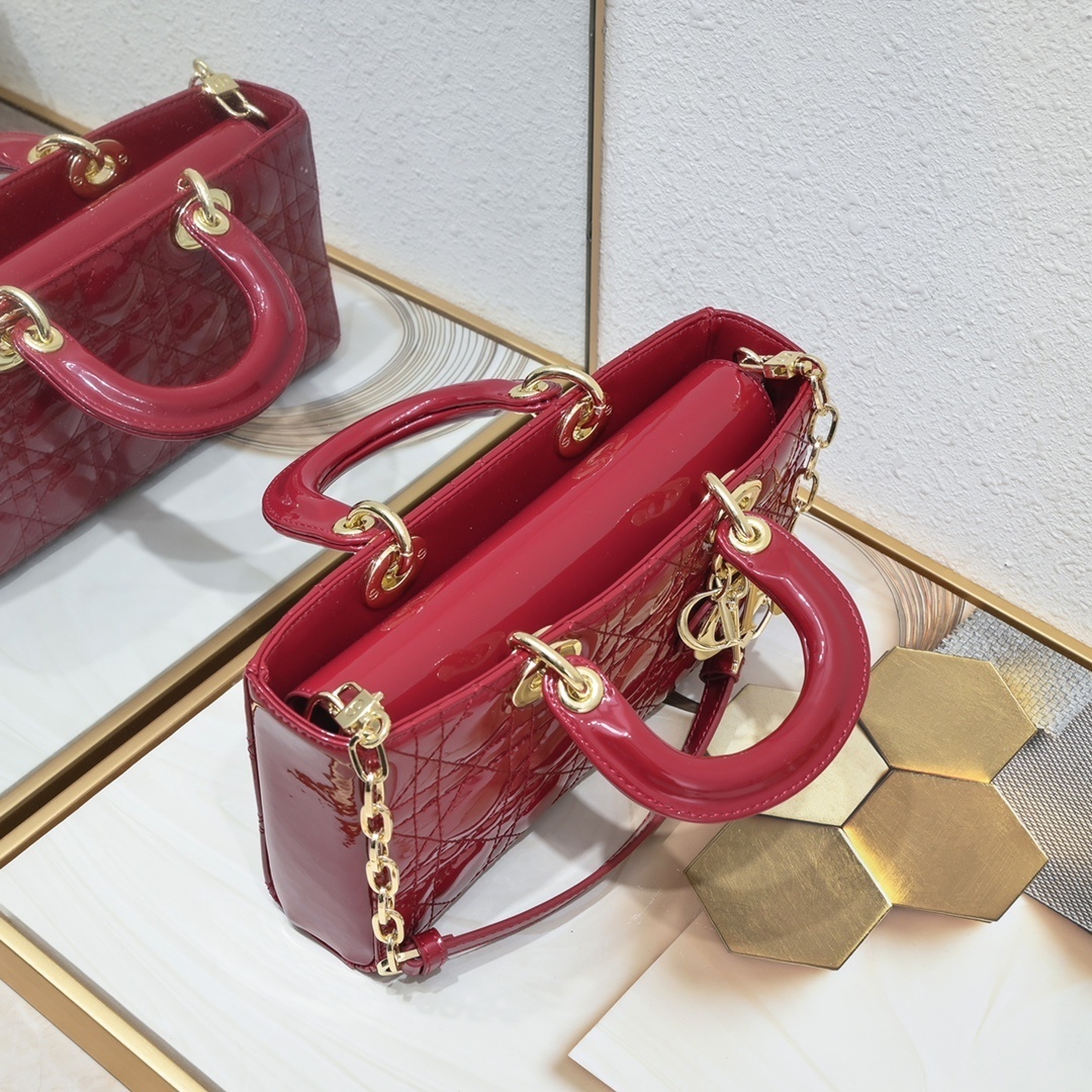 dior red patent leather handbag 26cm - Image 5