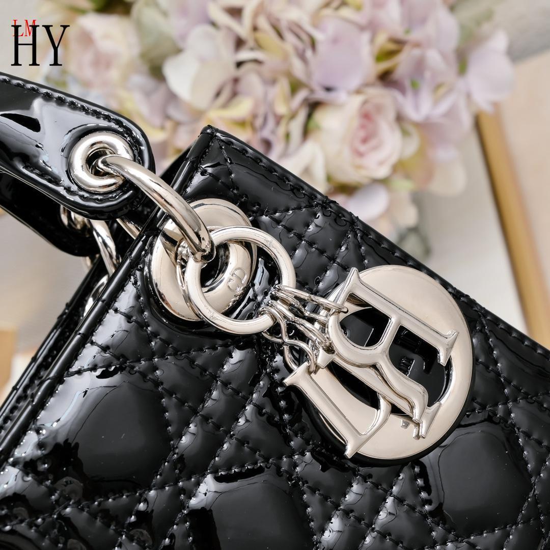 dior black patent leather handbag 17cm - Image 5