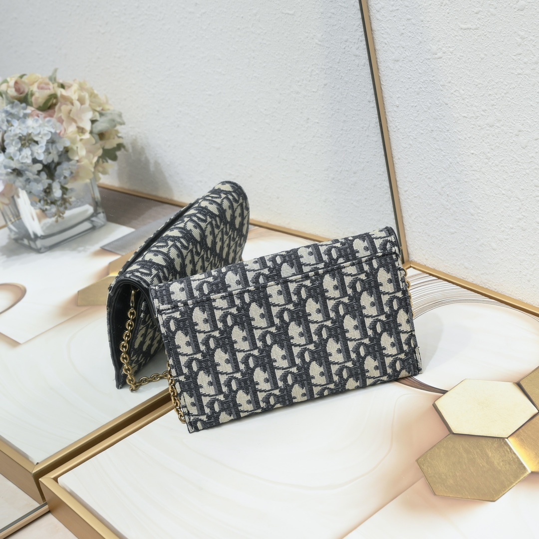 dior 19*11 monogram canvas clutch with chain - Image 5