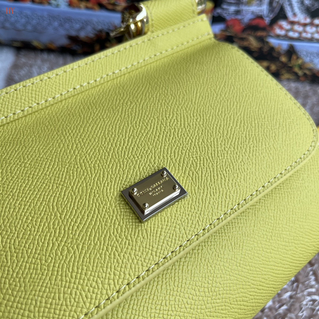 dolce & gabbana yellow handbag 20*17*7 cm - Image 5