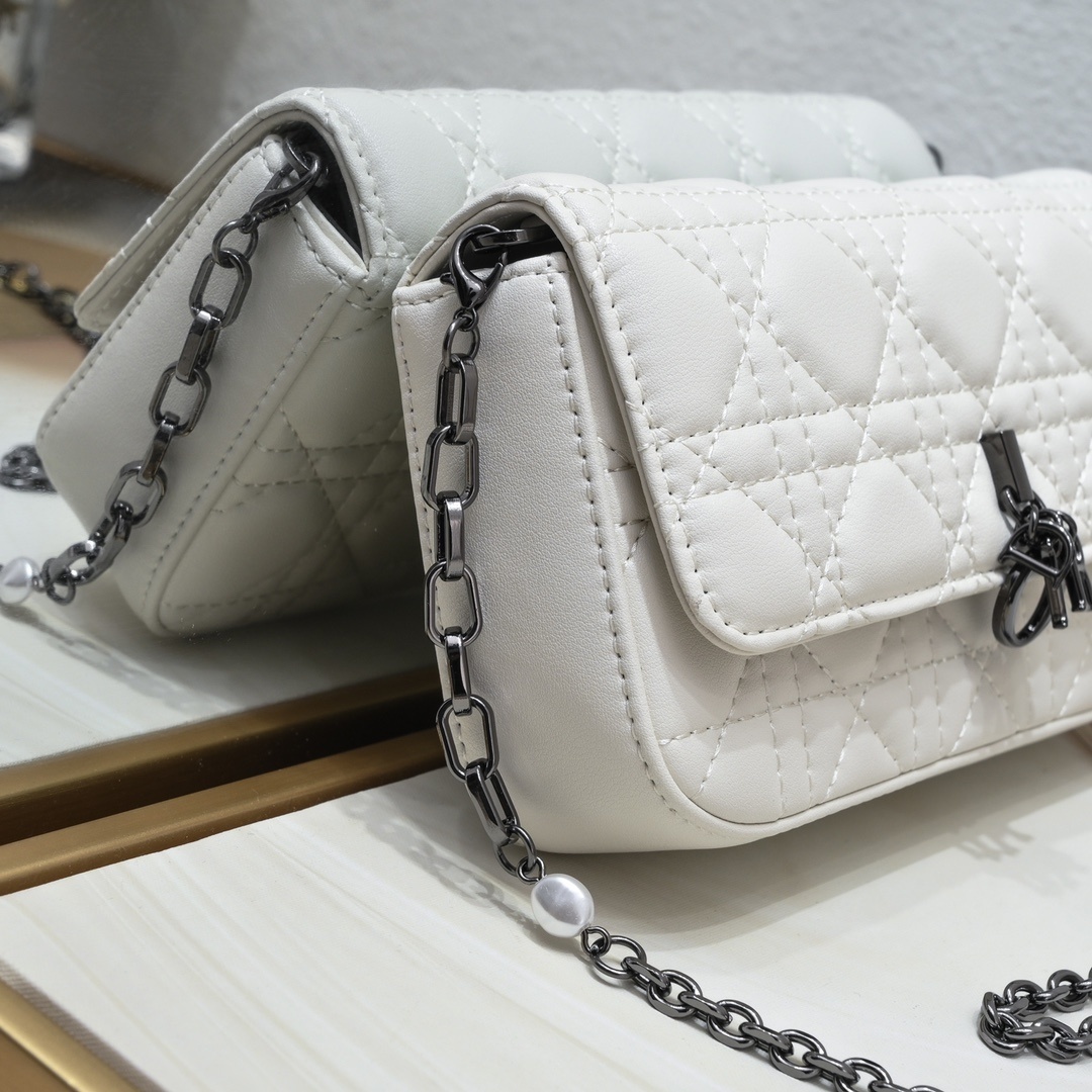 dior quilted white leather crossbody bag - 18.5x10x4 cm - Image 5