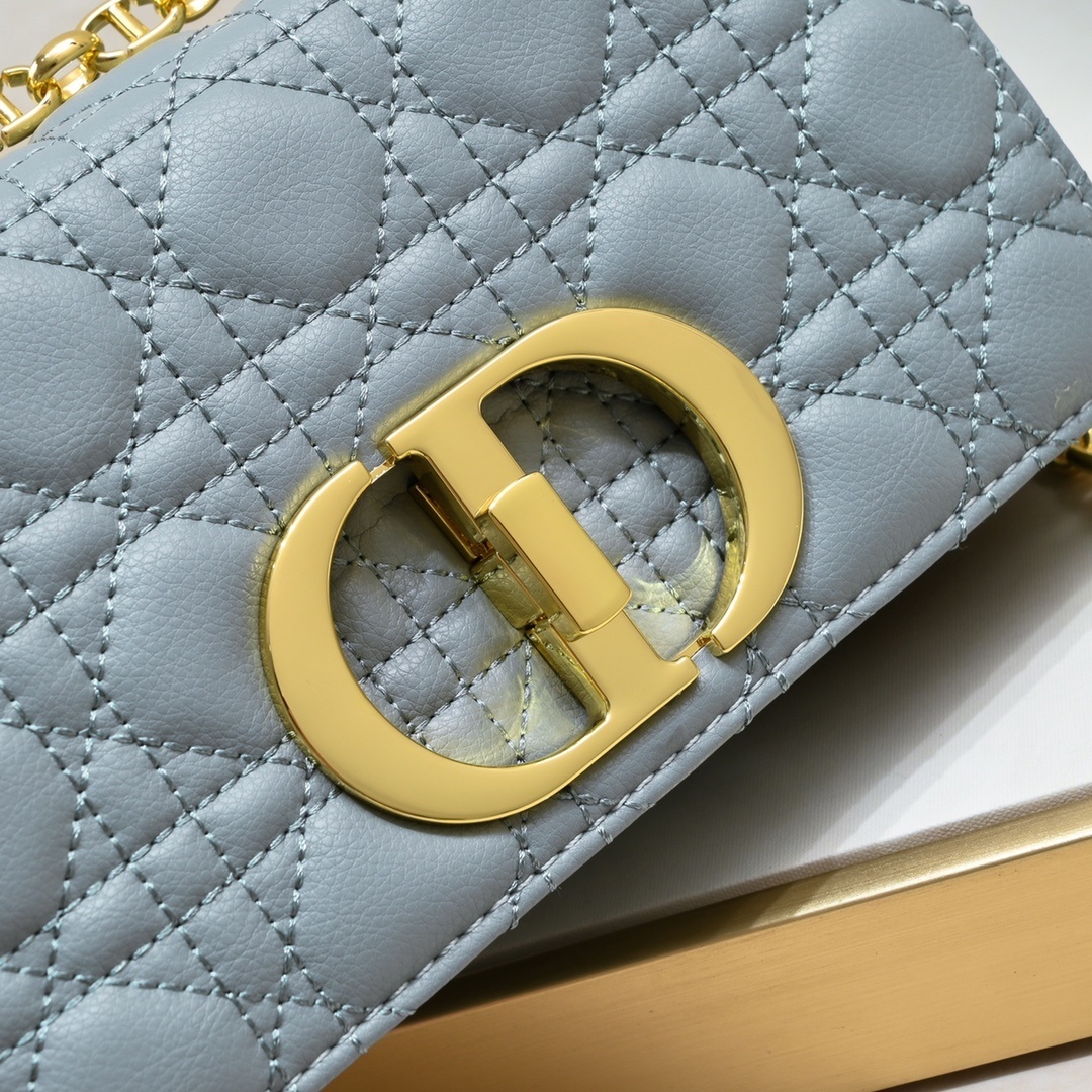 dior 21-13-8 quilted gray bag with gold chain - Image 5