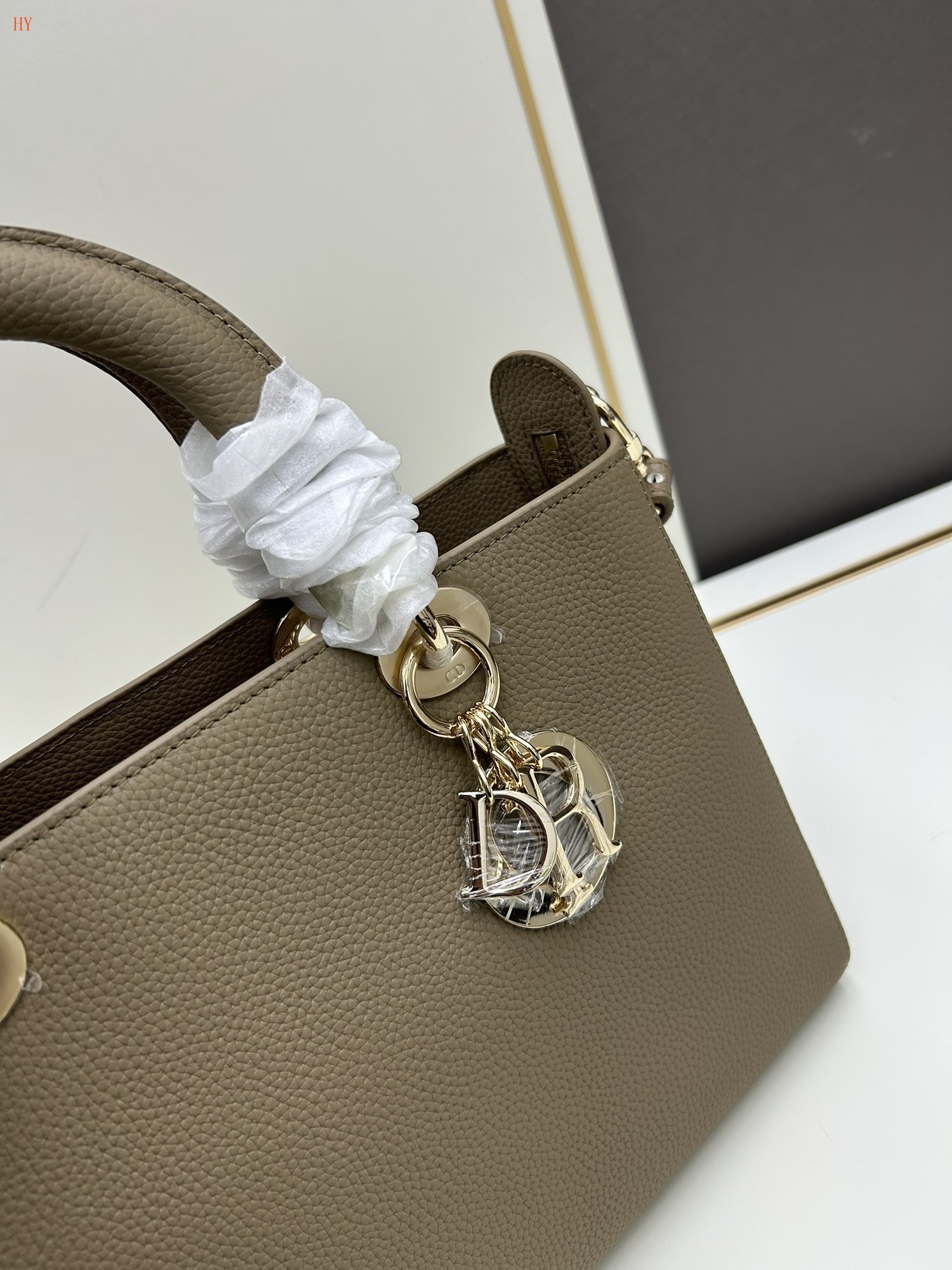 dior 30/26 handbag in brown - Image 5