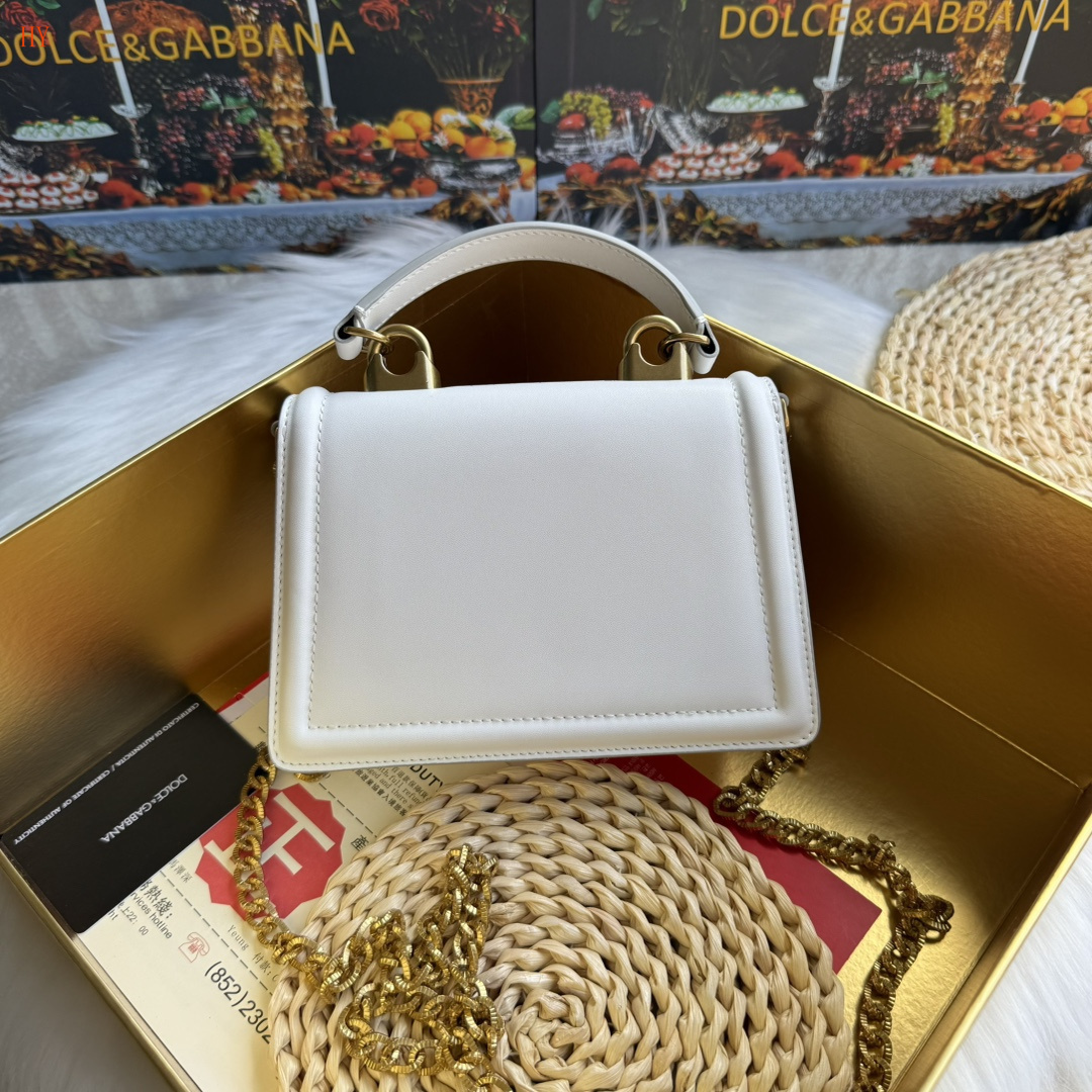 dolce & gabbana white heart bag 19*13*4.5 - Image 5