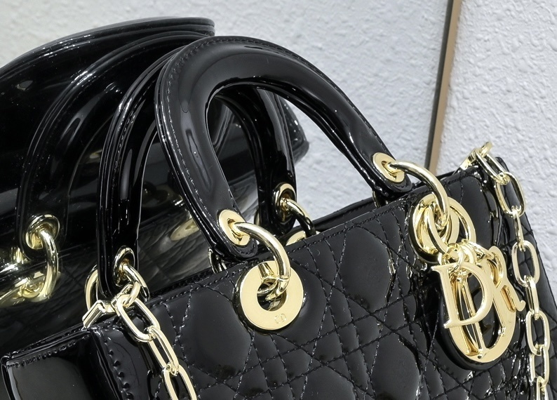 dior black patent leather handbag 26cm - Image 5