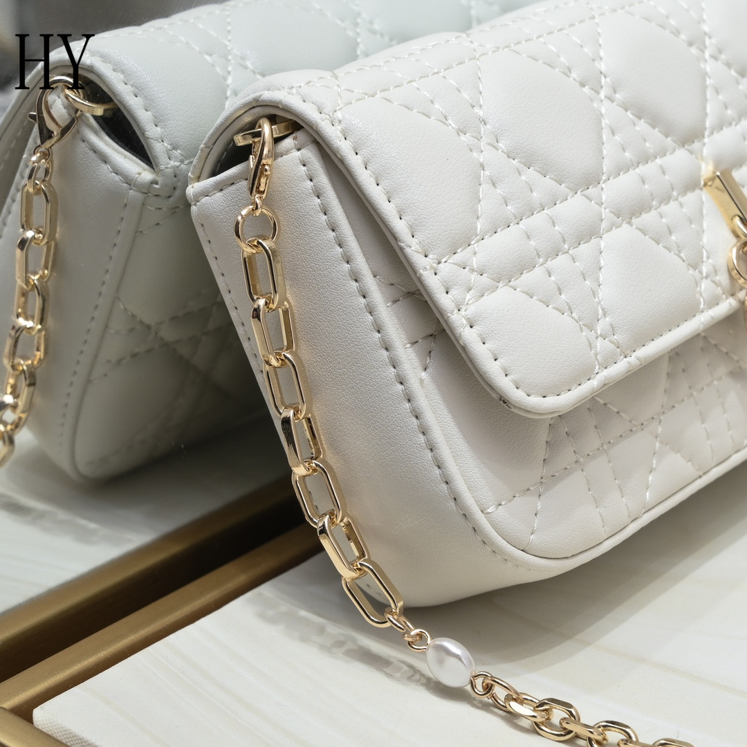 dior quilted white crossbody bag - 18.5 x 10 x 4 cm - Image 5