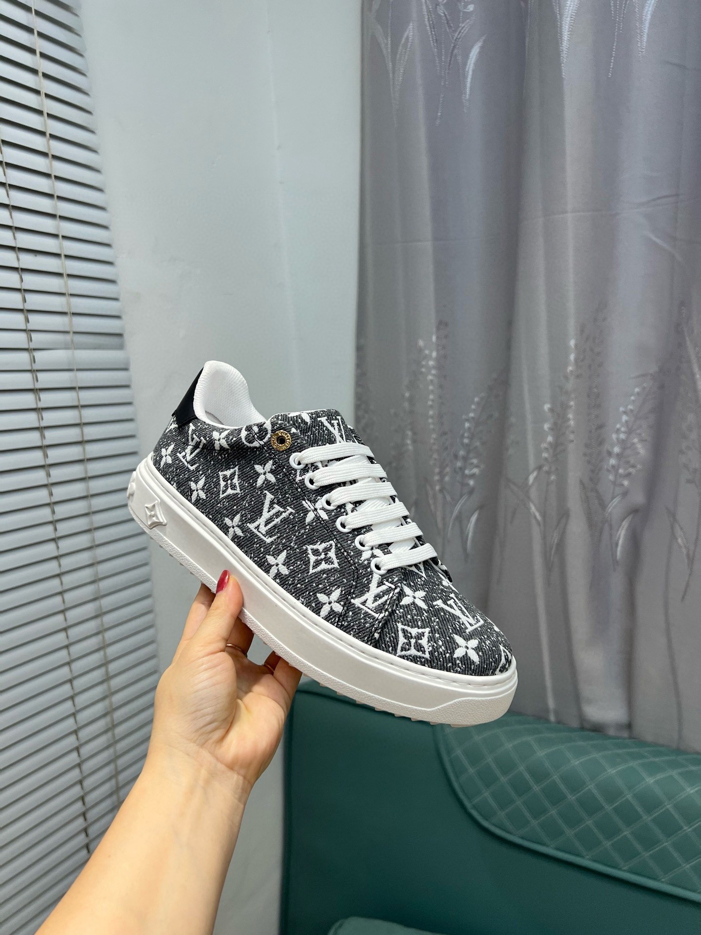 louis vuitton casual shoes 38/44 - Image 5