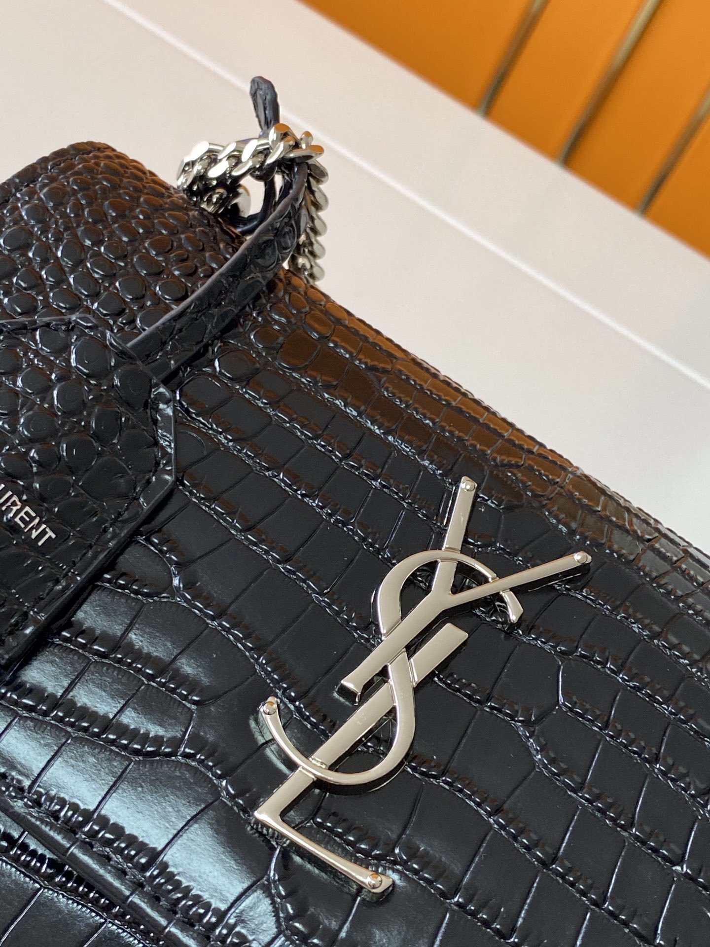 yves saint laurent black croc-embossed bag 22×8×16 - Image 5