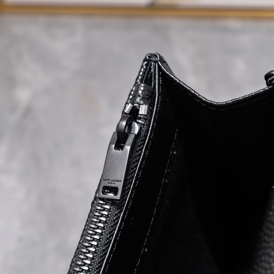 yves saint laurent black quilted crossbody bag - 20×17×6cm - Image 5