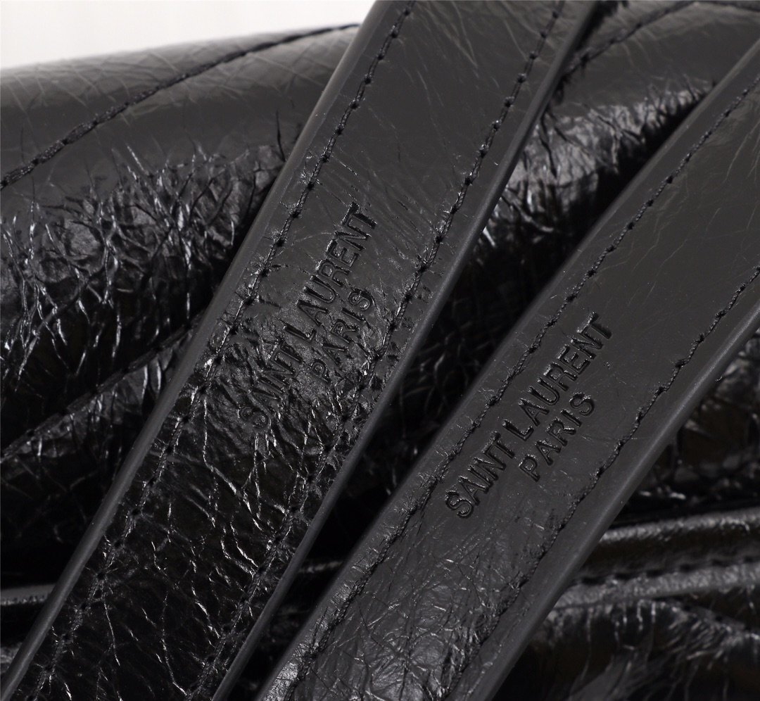 yves saint laurent black quilted handbag 28x20x9 - Image 5