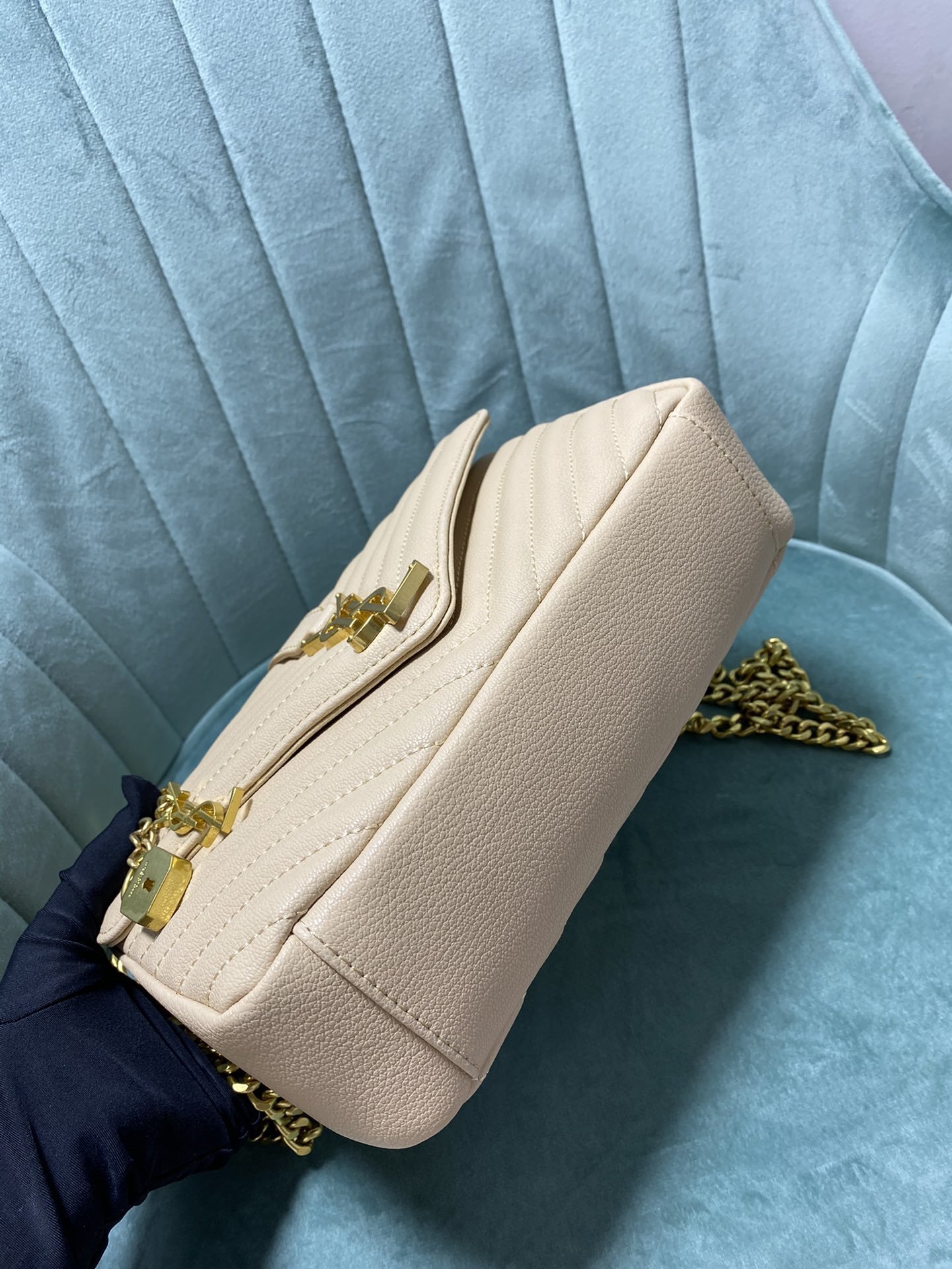 yves saint laurent quilted handbag - 24x18x8.5 cm - Image 5