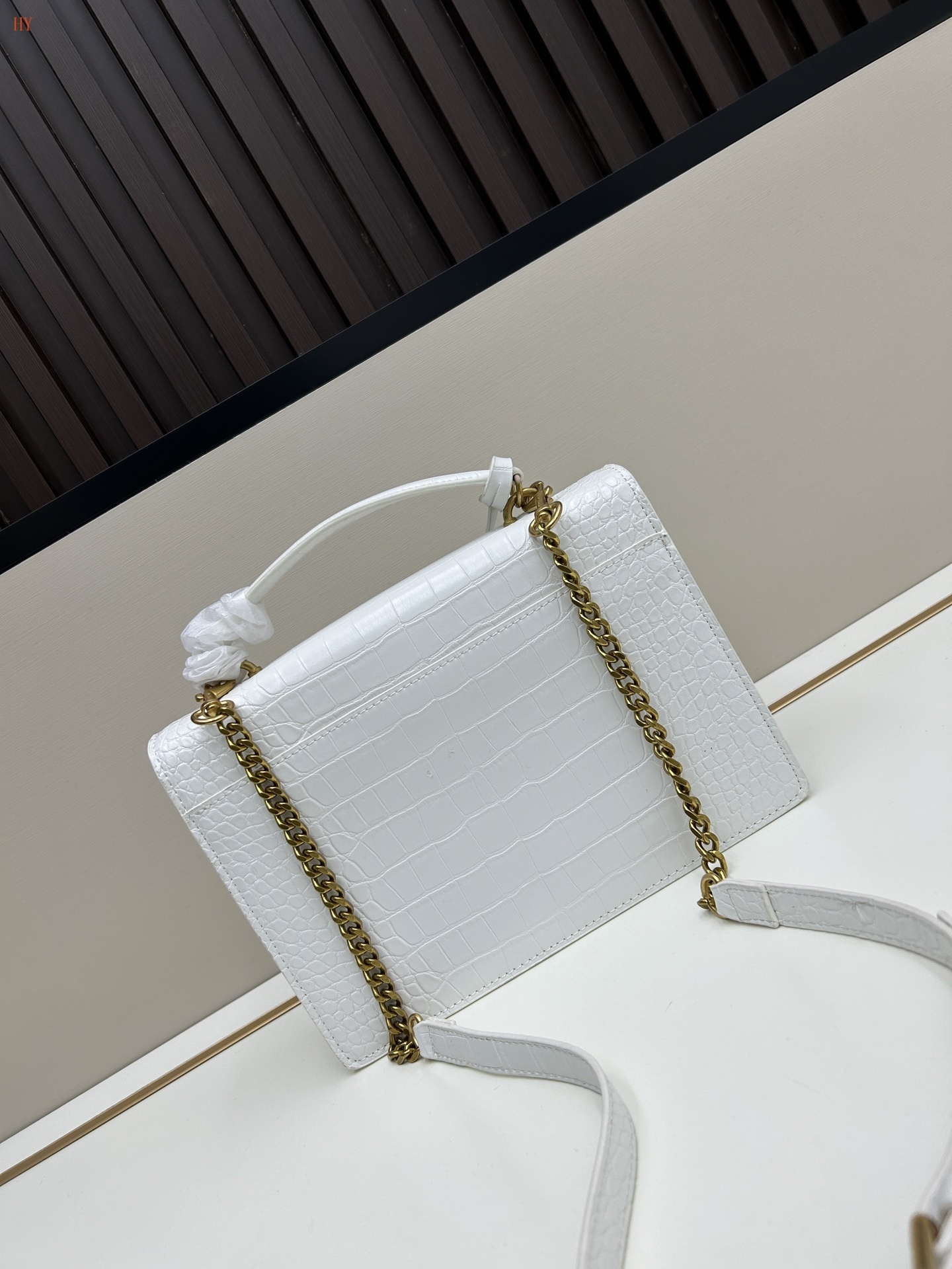 yves saint laurent white croc-embossed handbag 25*17*6 cm - Image 5