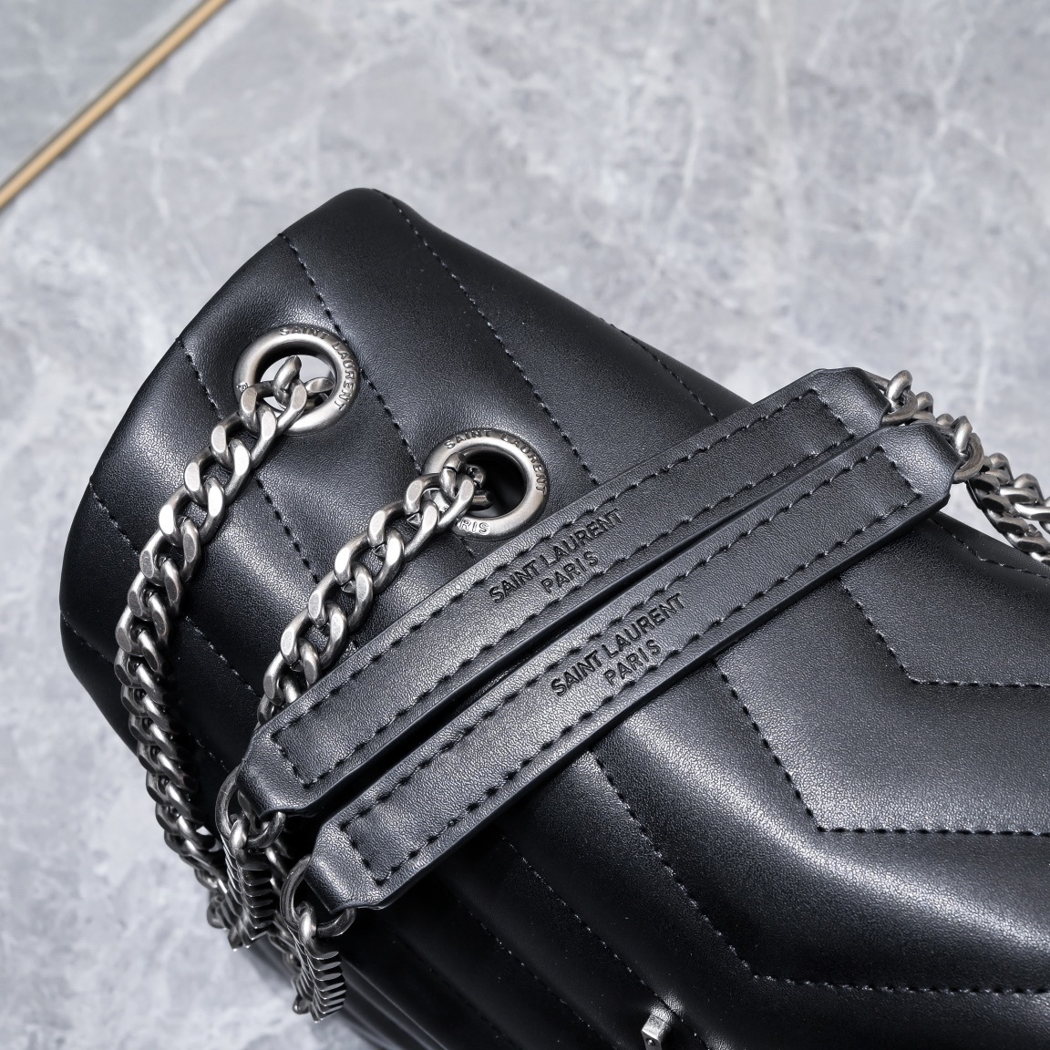 yves saint laurent black chevron bag 31x22x11 cm - Image 5