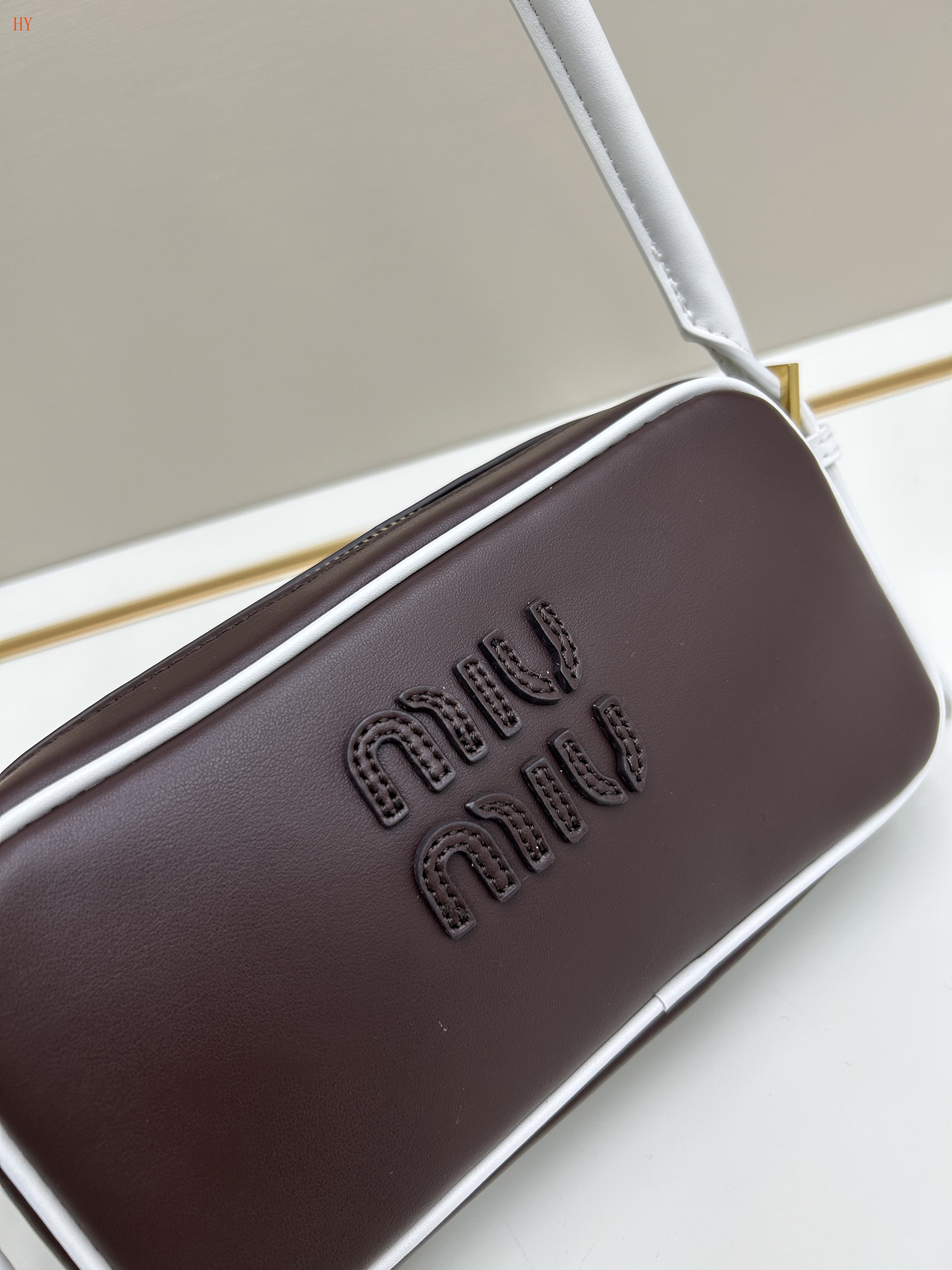 miu miu brown crossbody bag 21*12*5 cm - Image 5