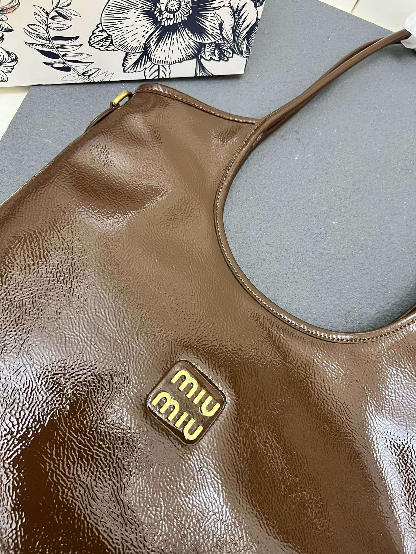 miu miu brown tote bag 35x40 cm - Image 5