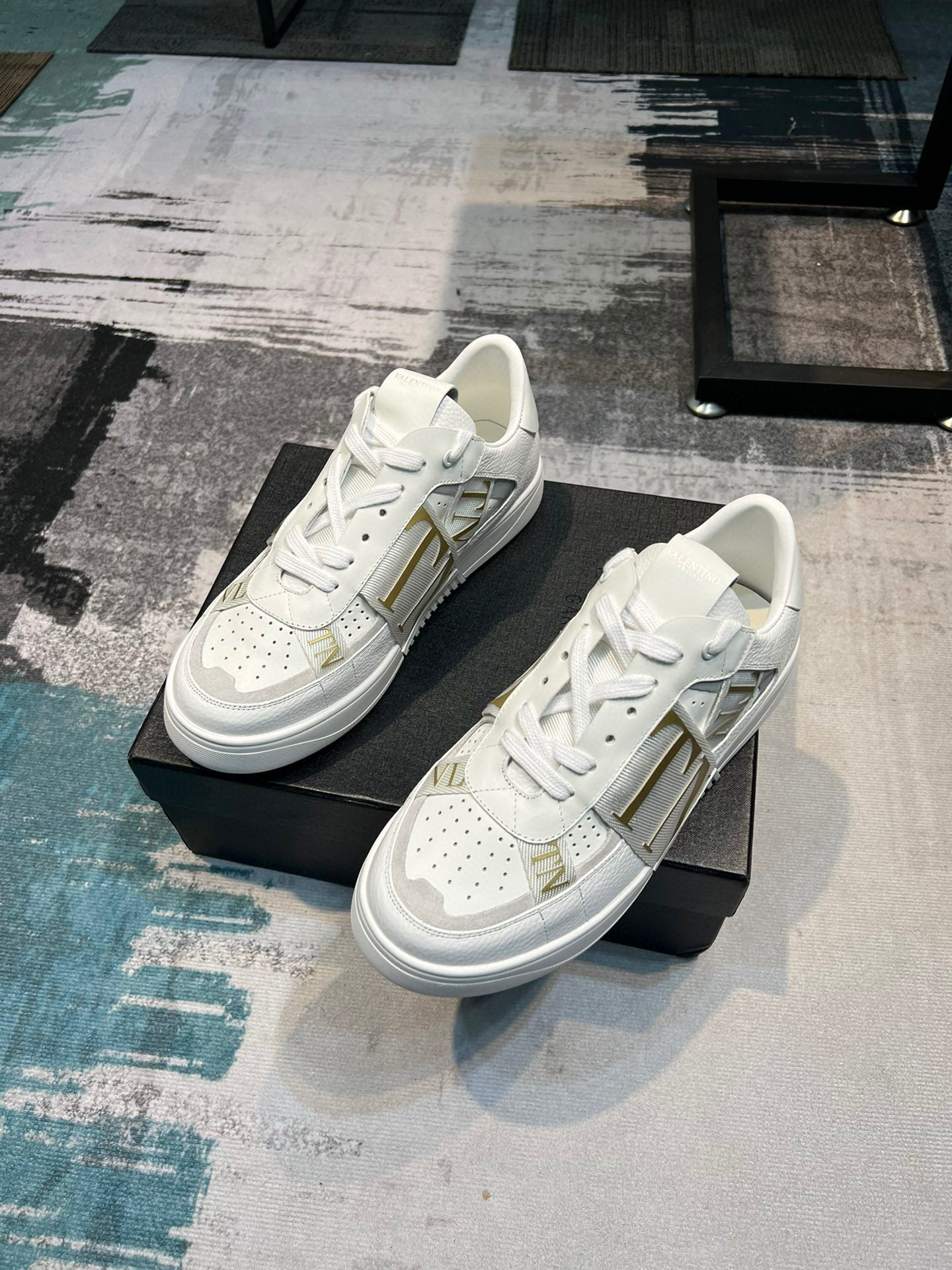 valentino couples sneakers - size 41 - Image 5