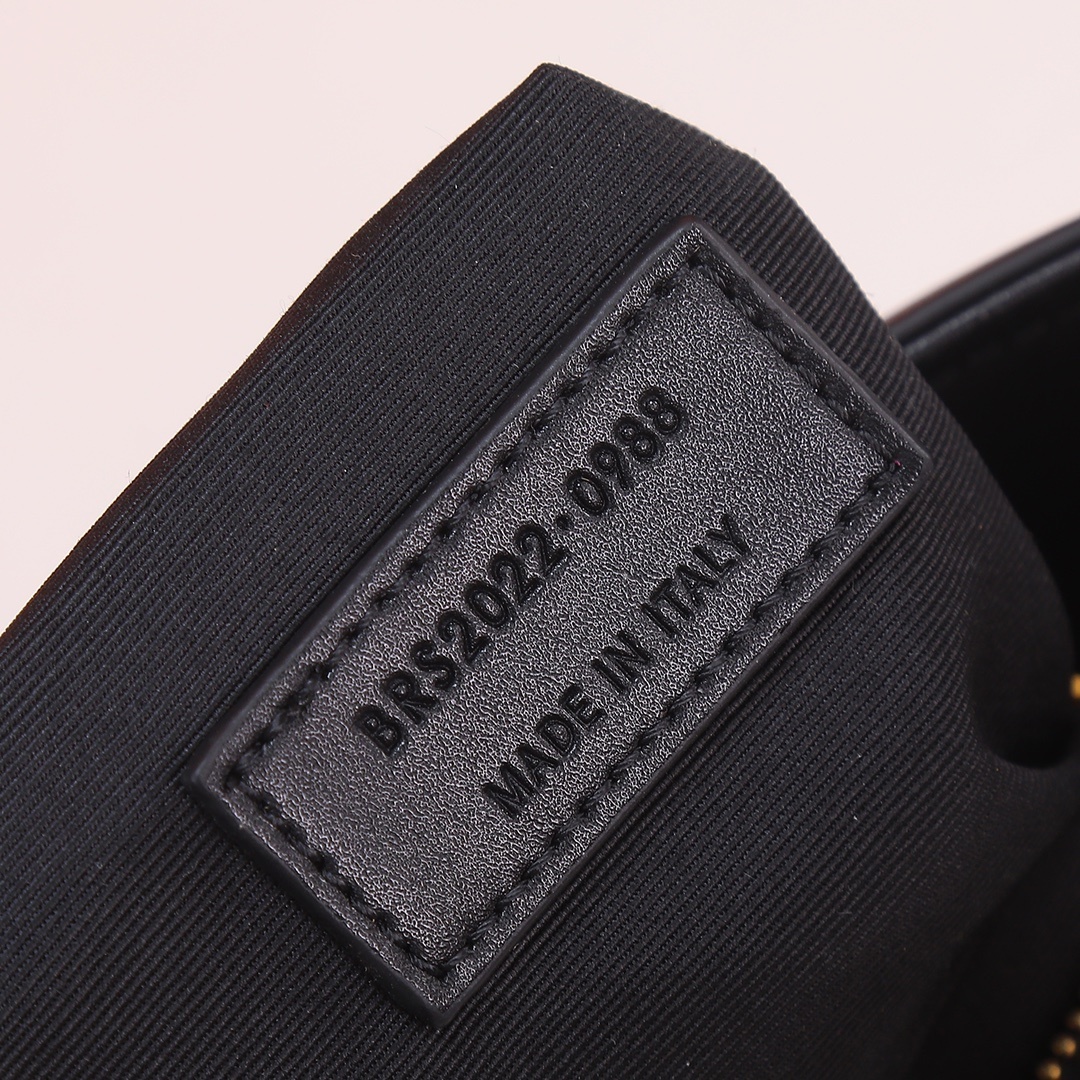 yves saint laurent black handbag 24.5*16*6 - Image 5