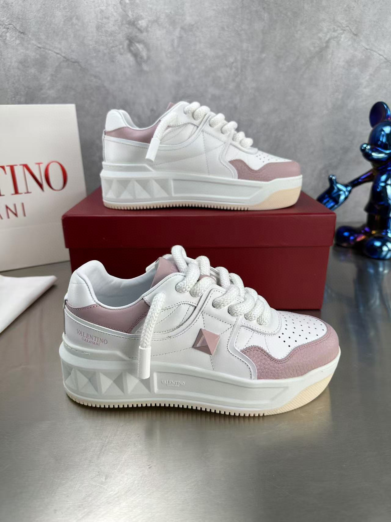valentino couple sneakers 35/44 - stylish white & pink - Image 5