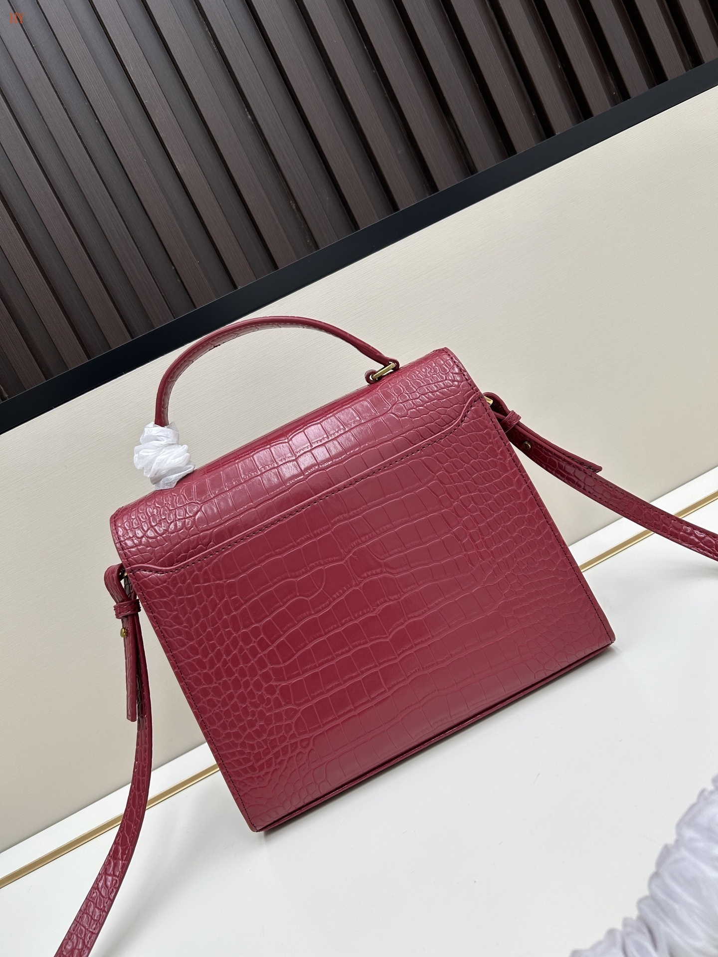 yves saint laurent croc-embossed handbag - 24x21x11 cm - Image 5