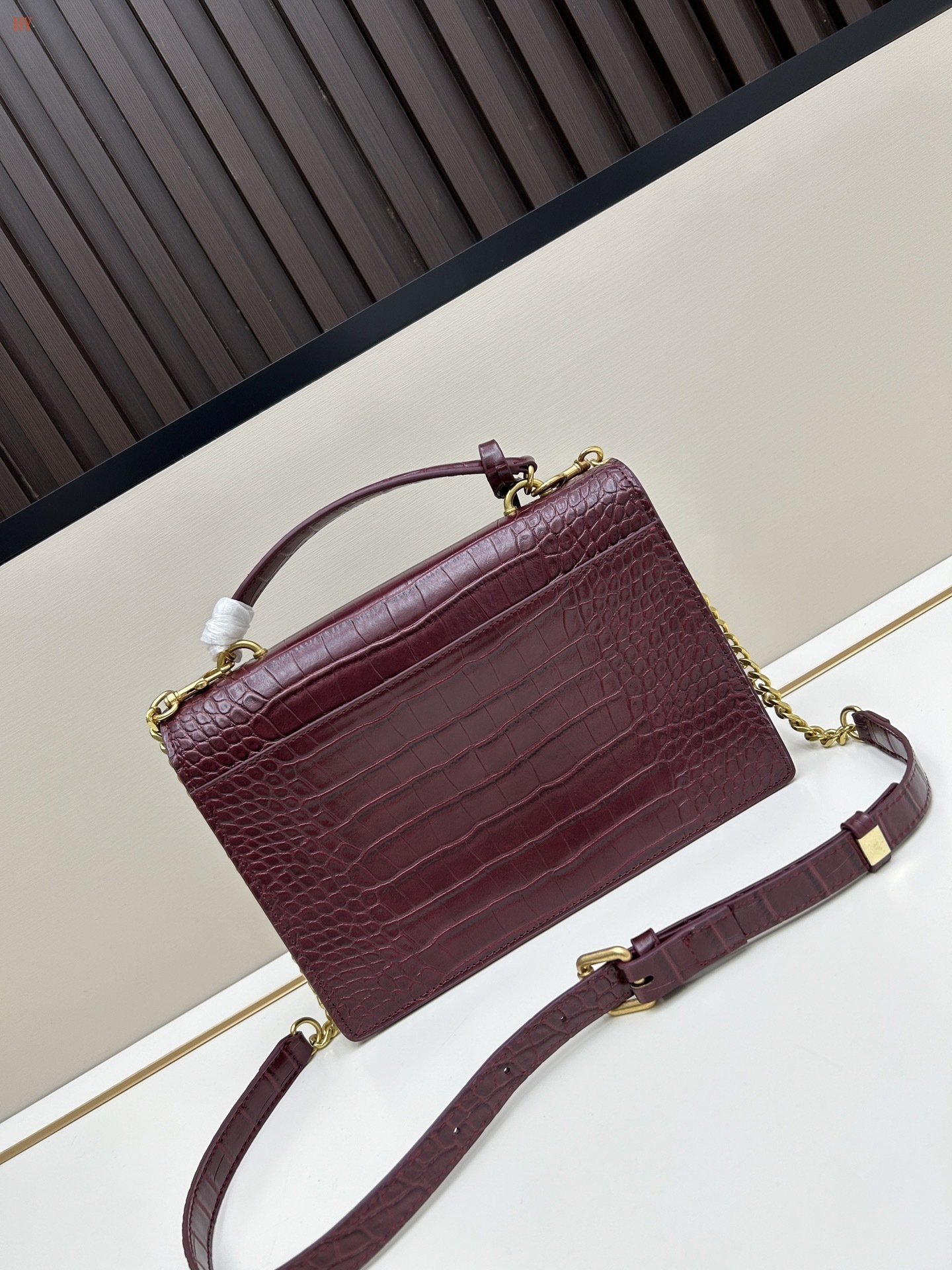yves saint laurent crocodile pattern bag 25*17*6 cm - Image 5