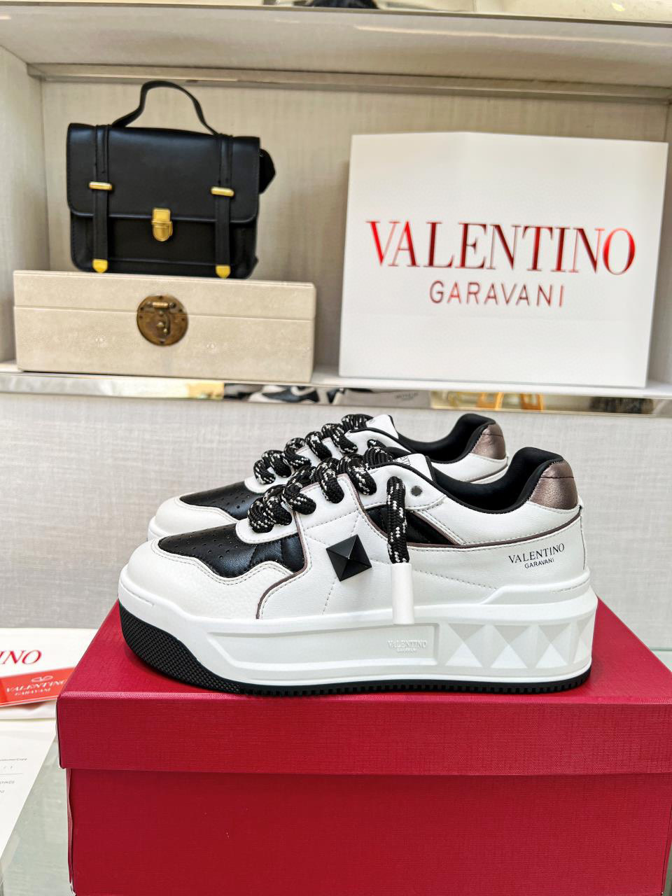 valentino unisex sneakers 35-44 - stylish and comfortable - Image 5