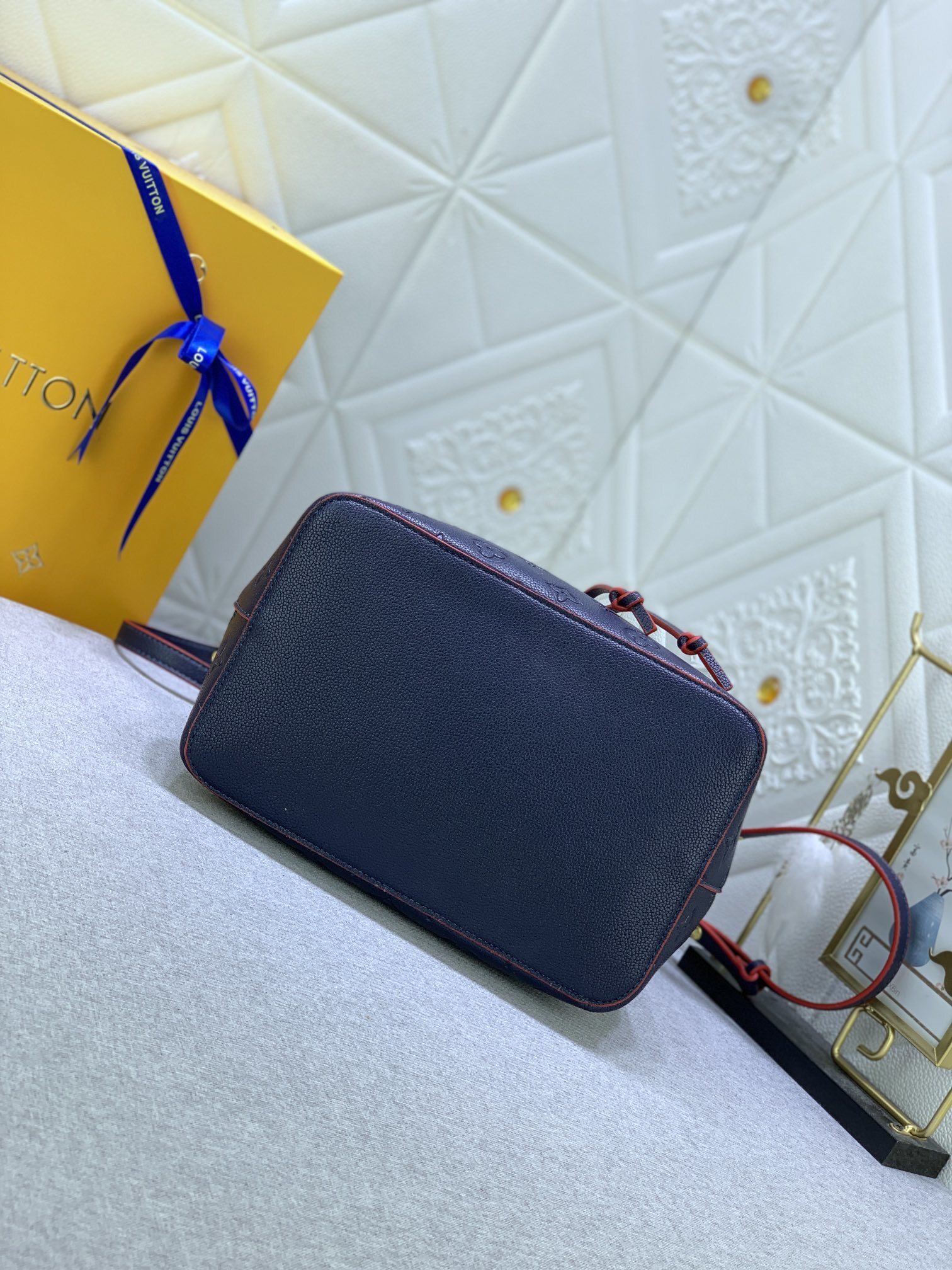 louis vuitton bucket bag - 26x26x17.5 cm, model 118012 - Image 6