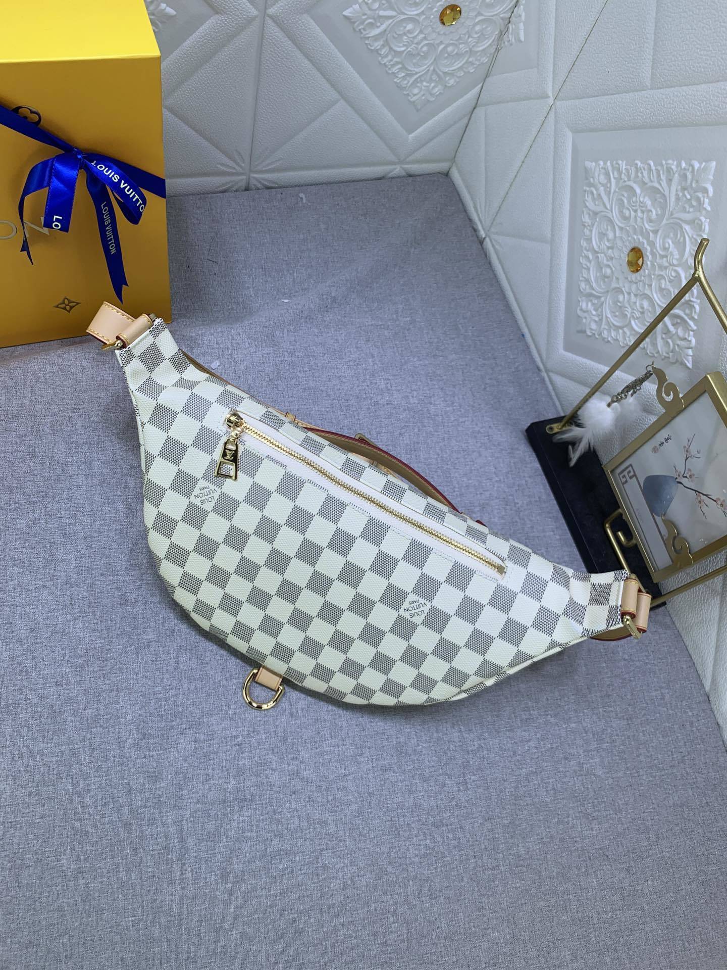 louis vuitton damier canvas belt bag 37x14x13 cm - Image 6