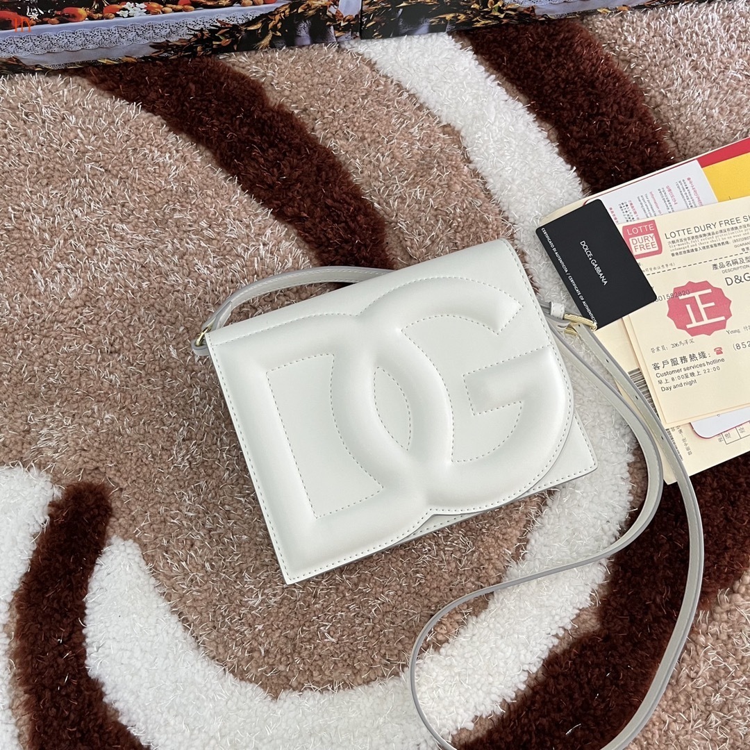 dolce & gabbana white logo bag 20*16*5.5 - Image 6