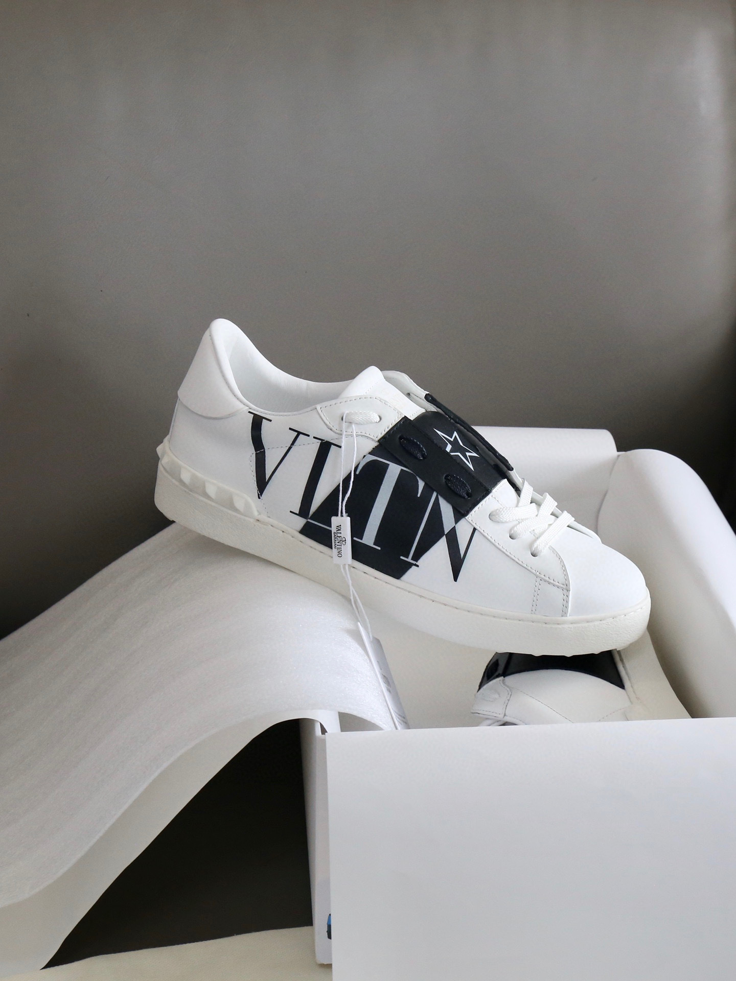 valentino vltn couples sneakers - sizes 35-44 - Image 6
