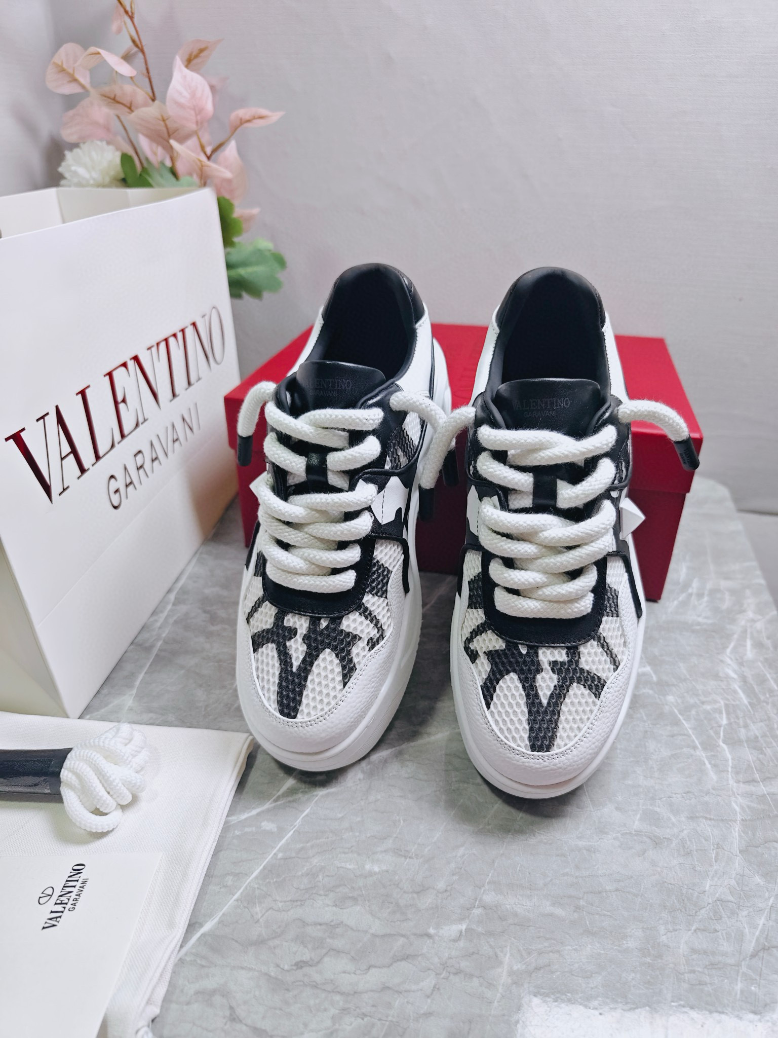 valentino couples sneakers 35/44 - stylish black and white - Image 6
