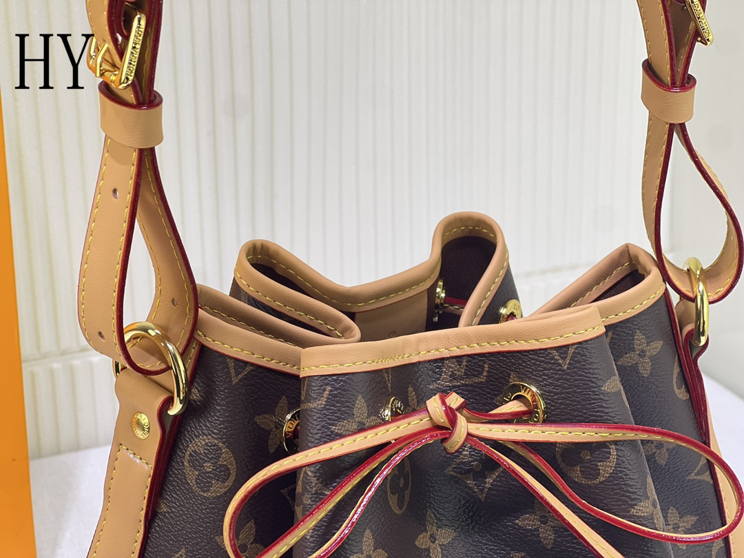 louis vuitton bucket bag - 35x26x20 cm - Image 6