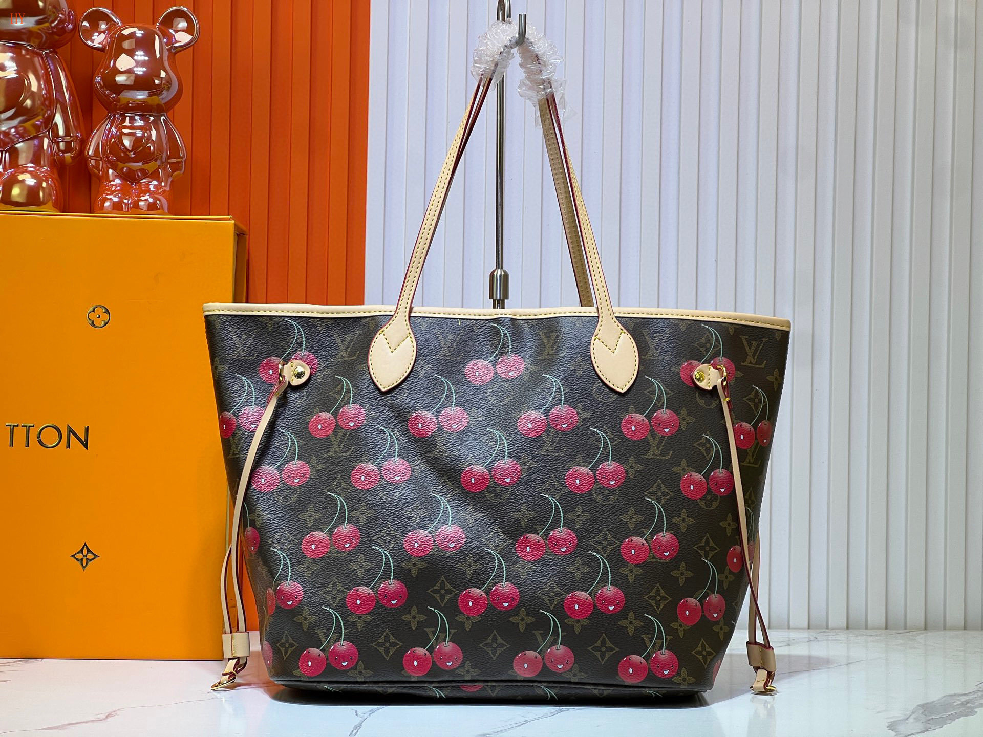 louis vuitton cherry print tote bag 31x28x14 cm