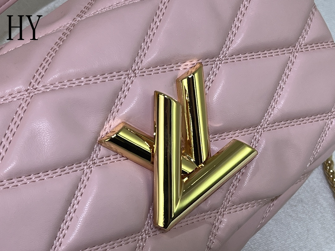 louis vuitton pink quilted handbag - 23x16x10 cm - Image 6