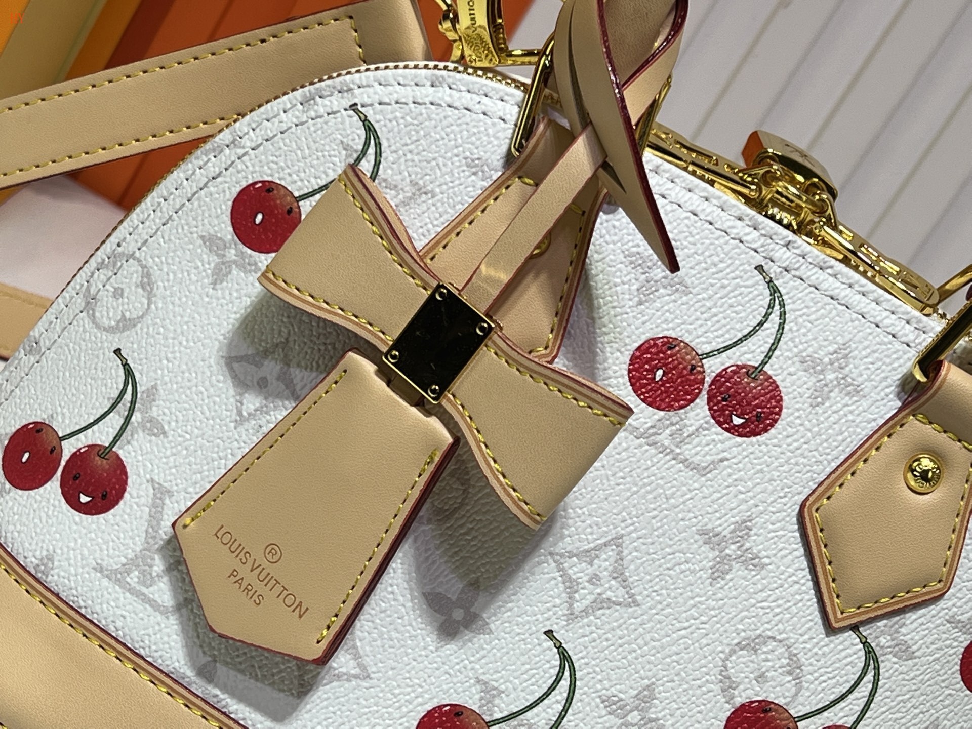 louis vuitton cherry print handbag - 23.5x17.5x11.5 cm - Image 6