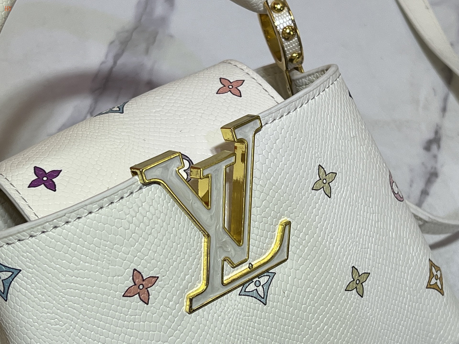 louis vuitton white mini bag 21*14*8 - Image 6