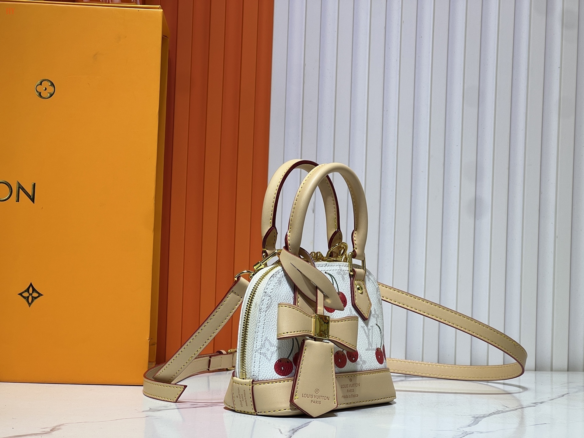 louis vuitton cherry monogram mini bag 18x12x8 cm - Image 6