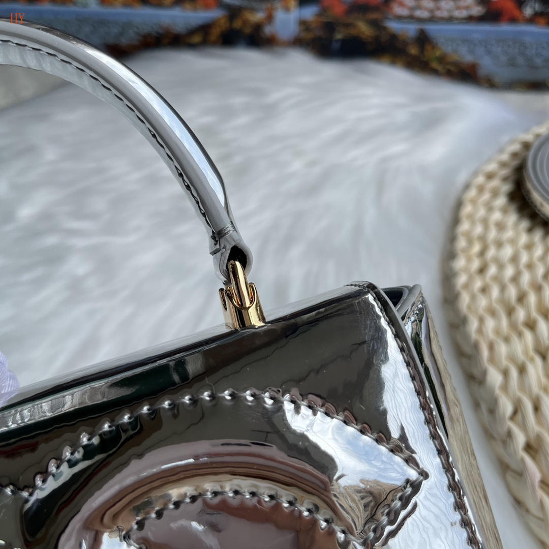 dolce & gabbana silver dg handbag 17.5x13.5x6.5 - Image 6