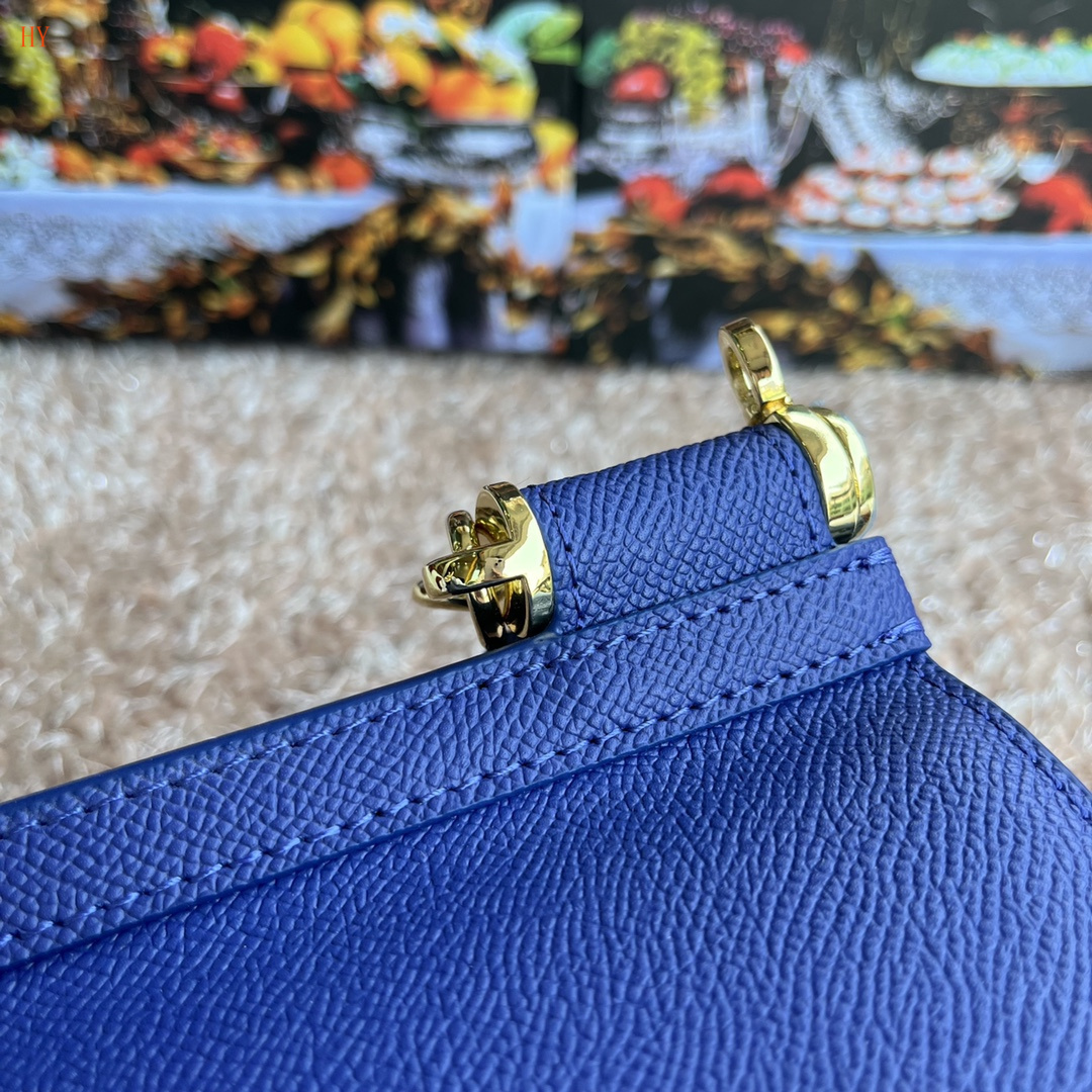dolce & gabbana blue handbag 20*17*7 cm - 532003 - Image 6