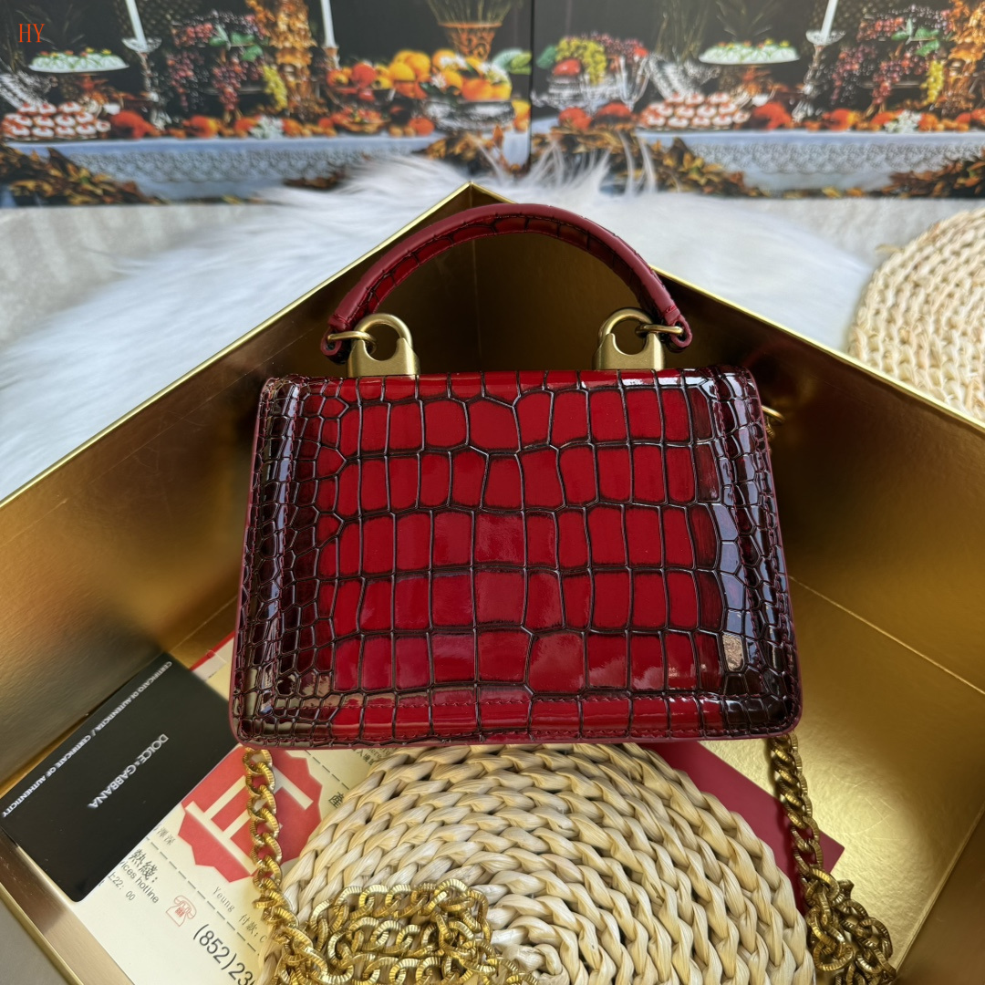 dolce & gabbana red crocodile-effect mini bag 19*13*4.5 - Image 6