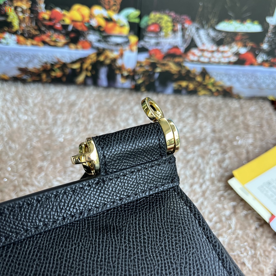 dolce & gabbana black handbag 20*17*7 - Image 6
