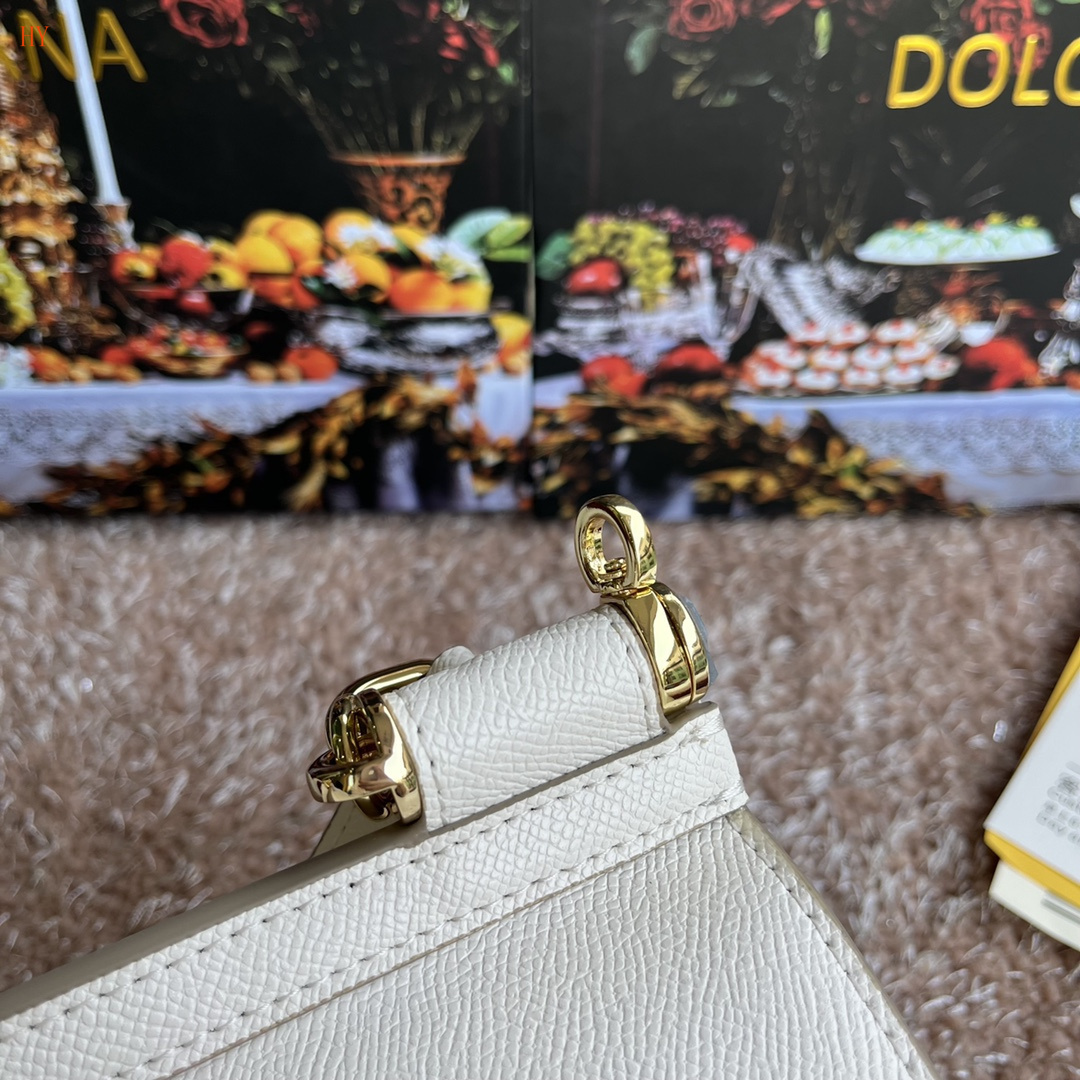 dolce & gabbana mini handbag - 20x17x7 cm - Image 6