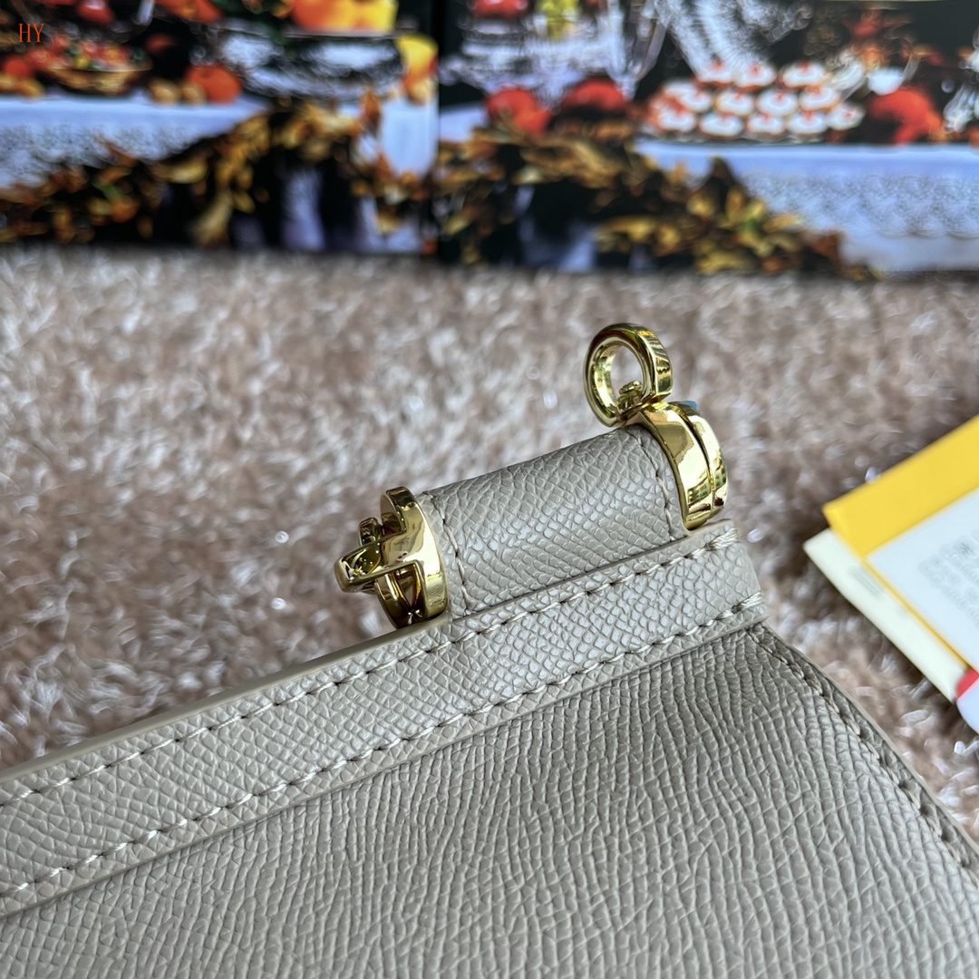 dolce & gabbana handbag 20*17*7 - elegant beige - Image 6