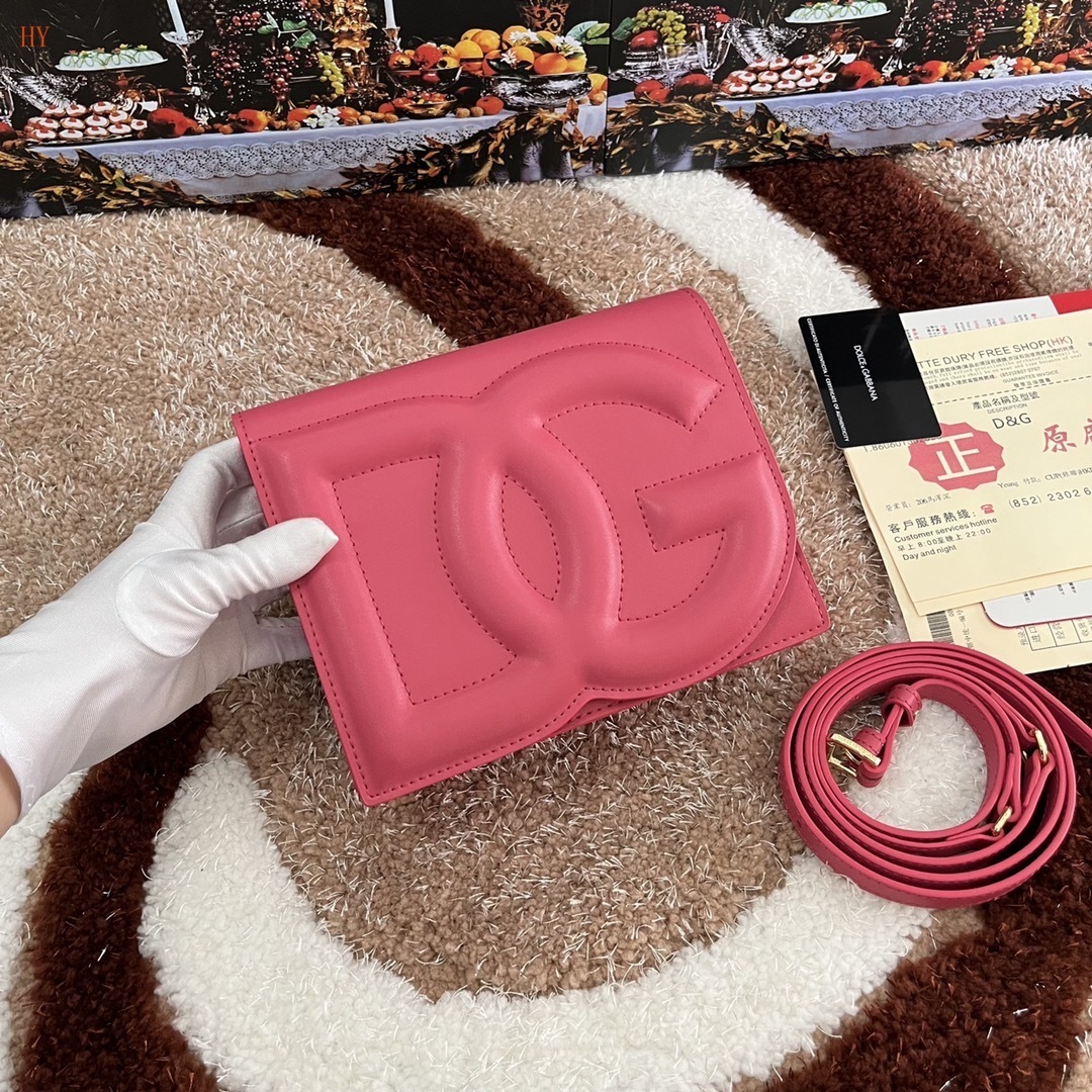 dolce & gabbana pink logo crossbody bag 20*16*5.5 - Image 6