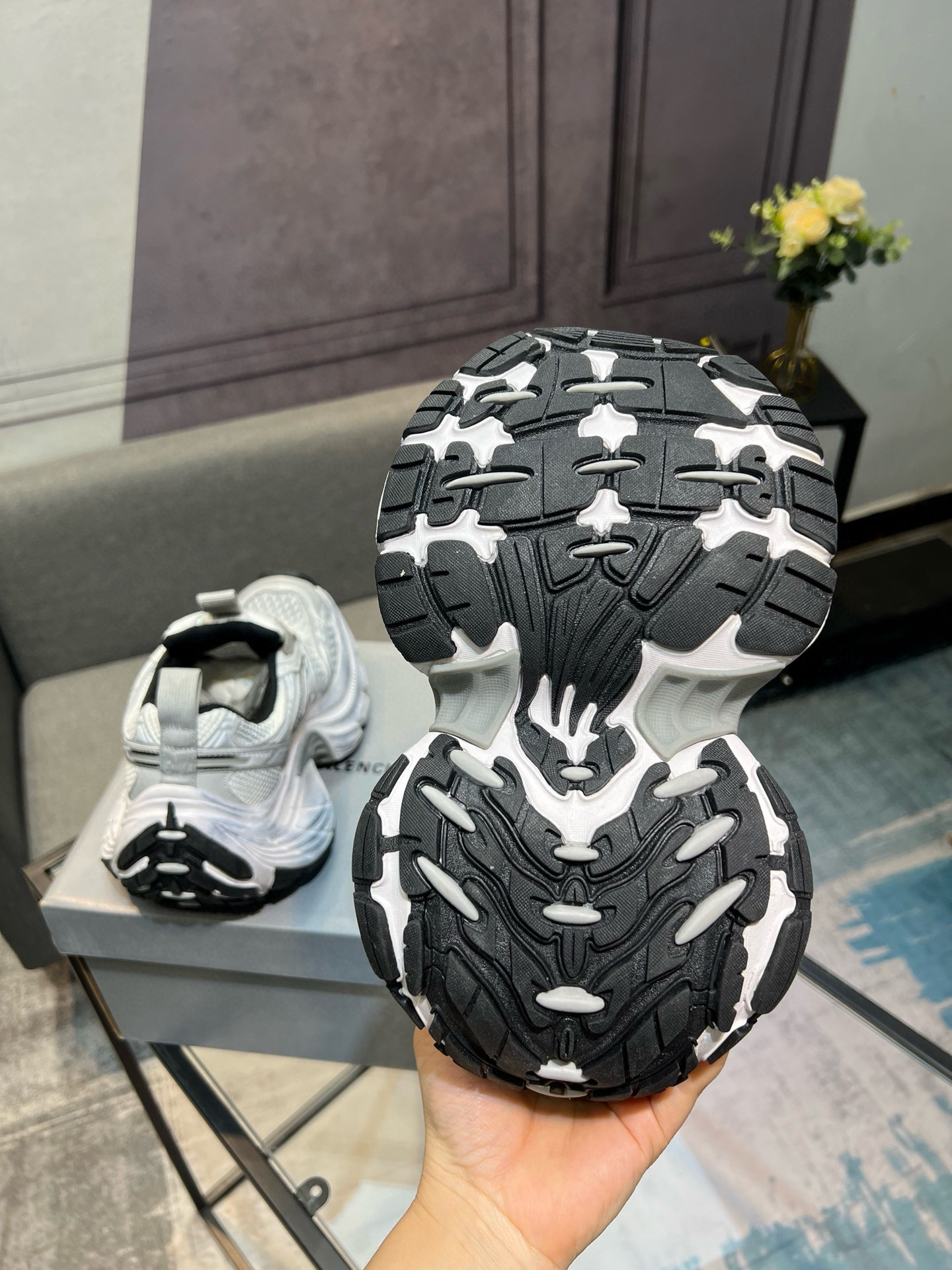 balenciaga unisex sneakers - size 35/46 - Image 6