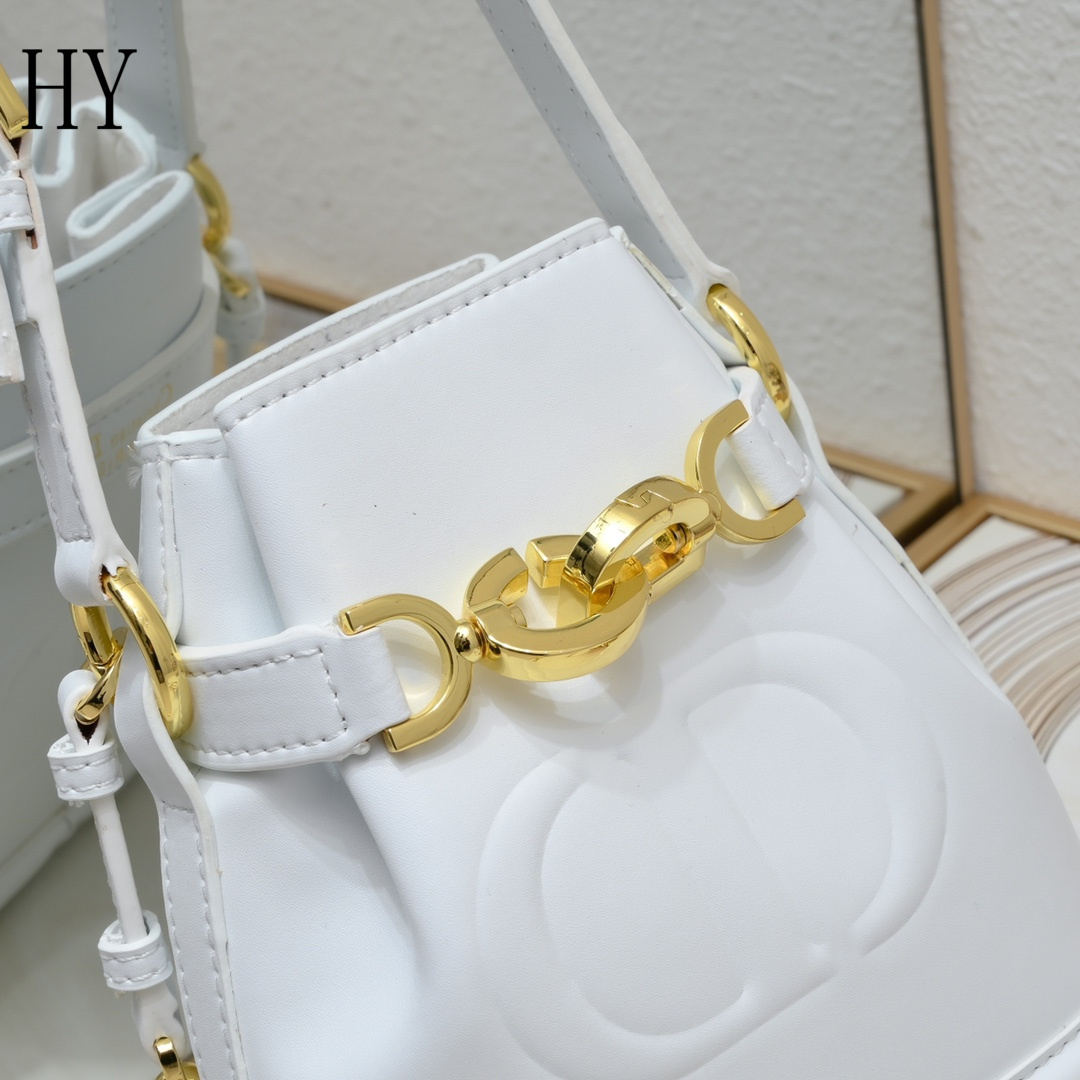 dior white bucket bag with gold chain - 17x7x18 cm - Image 6
