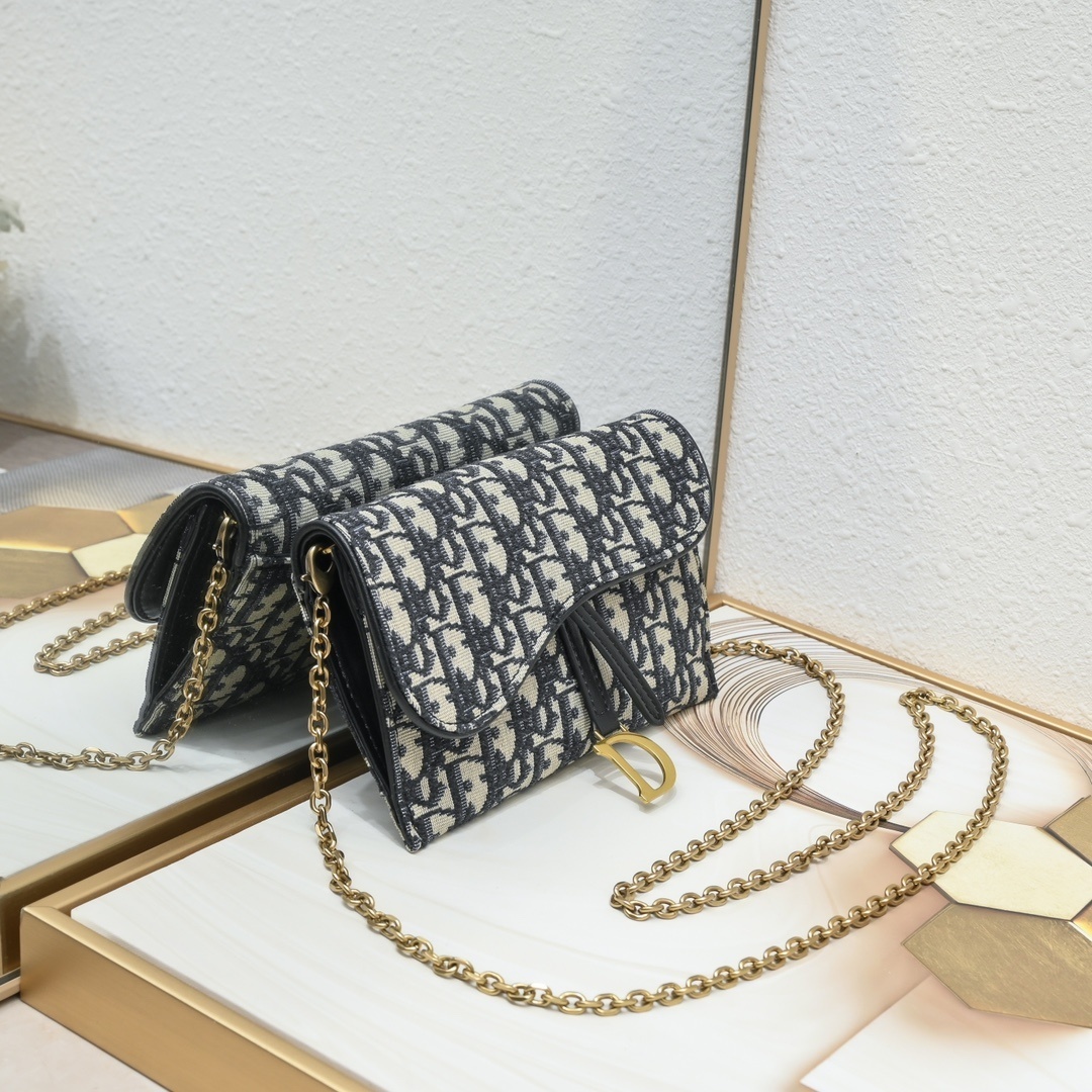 dior 19*11 monogram canvas clutch with chain - Image 6