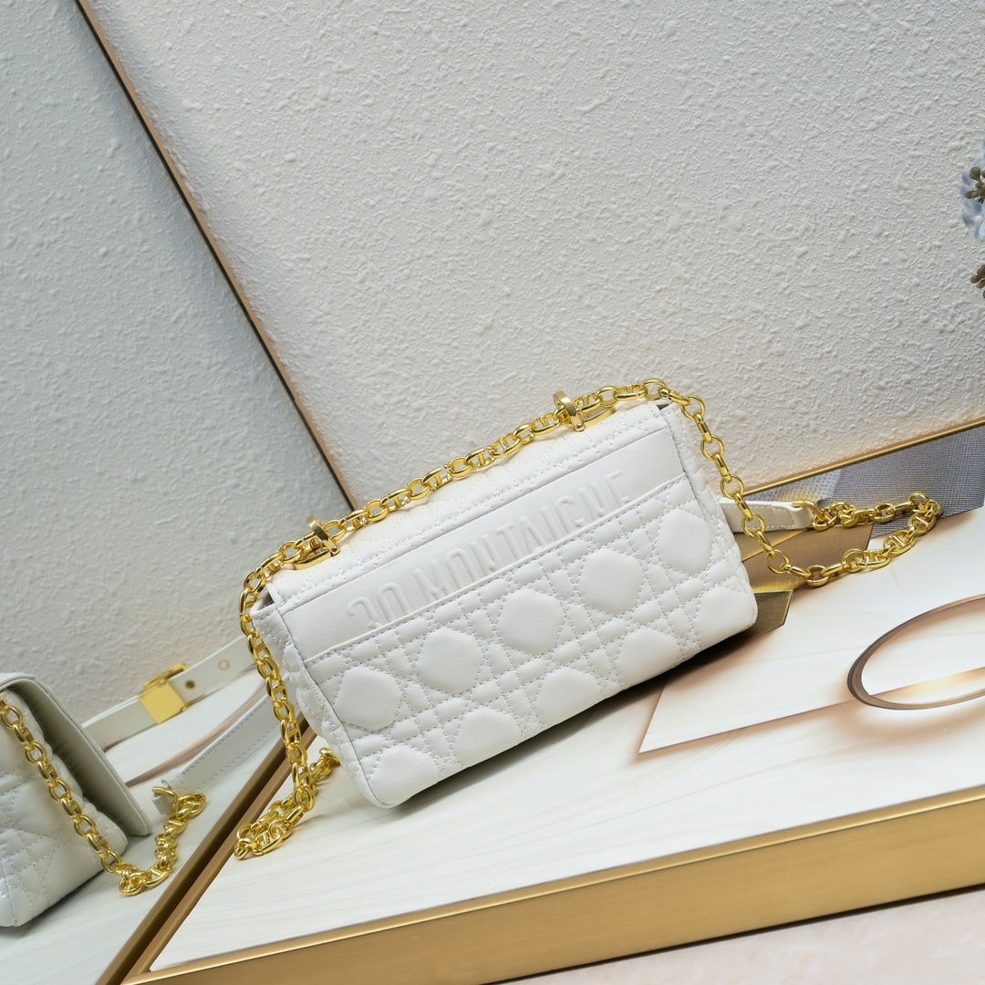 dior quilted white handbag with gold chain - Image 6