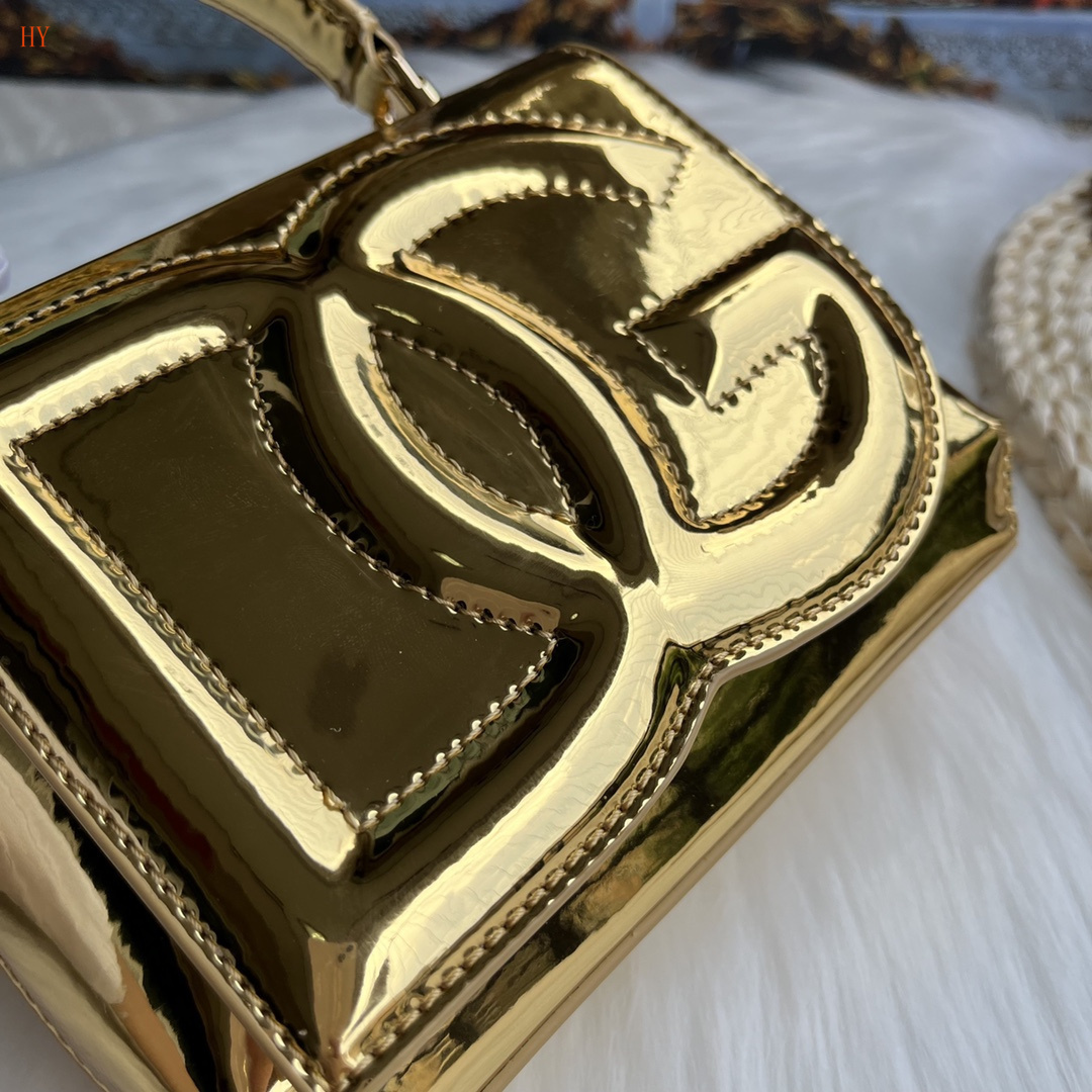 dolce & gabbana gold dg logo handbag 17.5x13.5x6.5 - Image 6