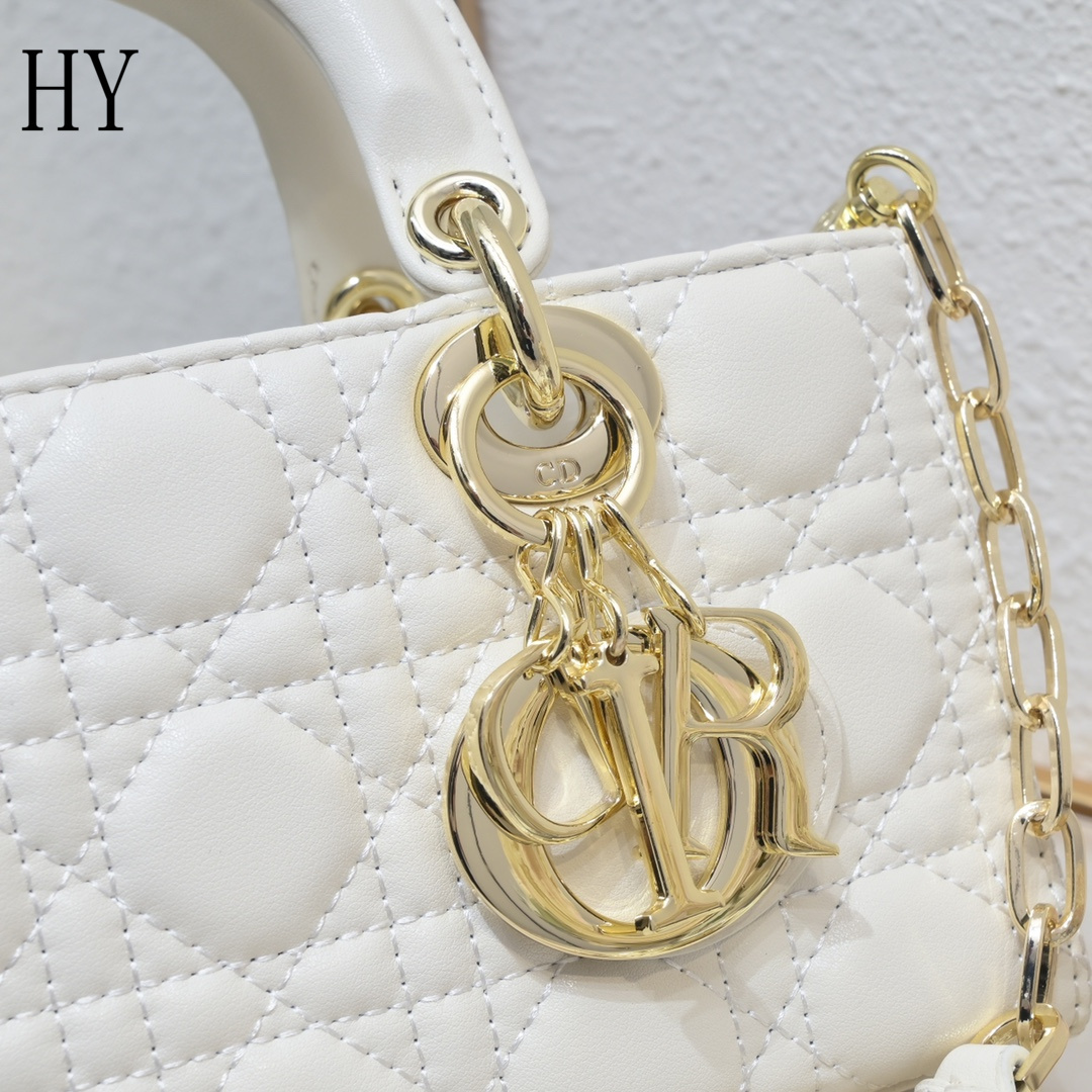 dior white quilted handbag 22cm - Image 6