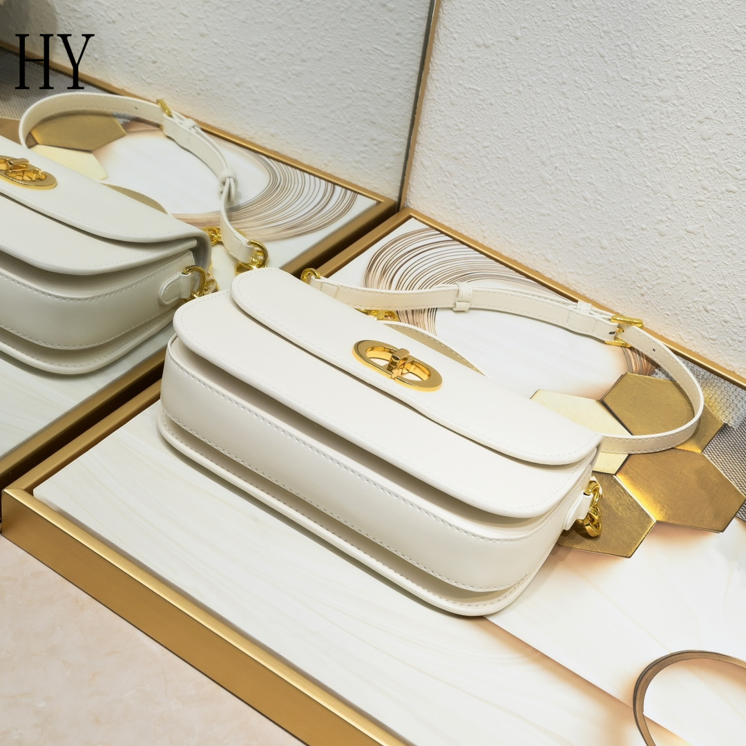 dior white leather crossbody bag - 22x13x6.5 cm - Image 6